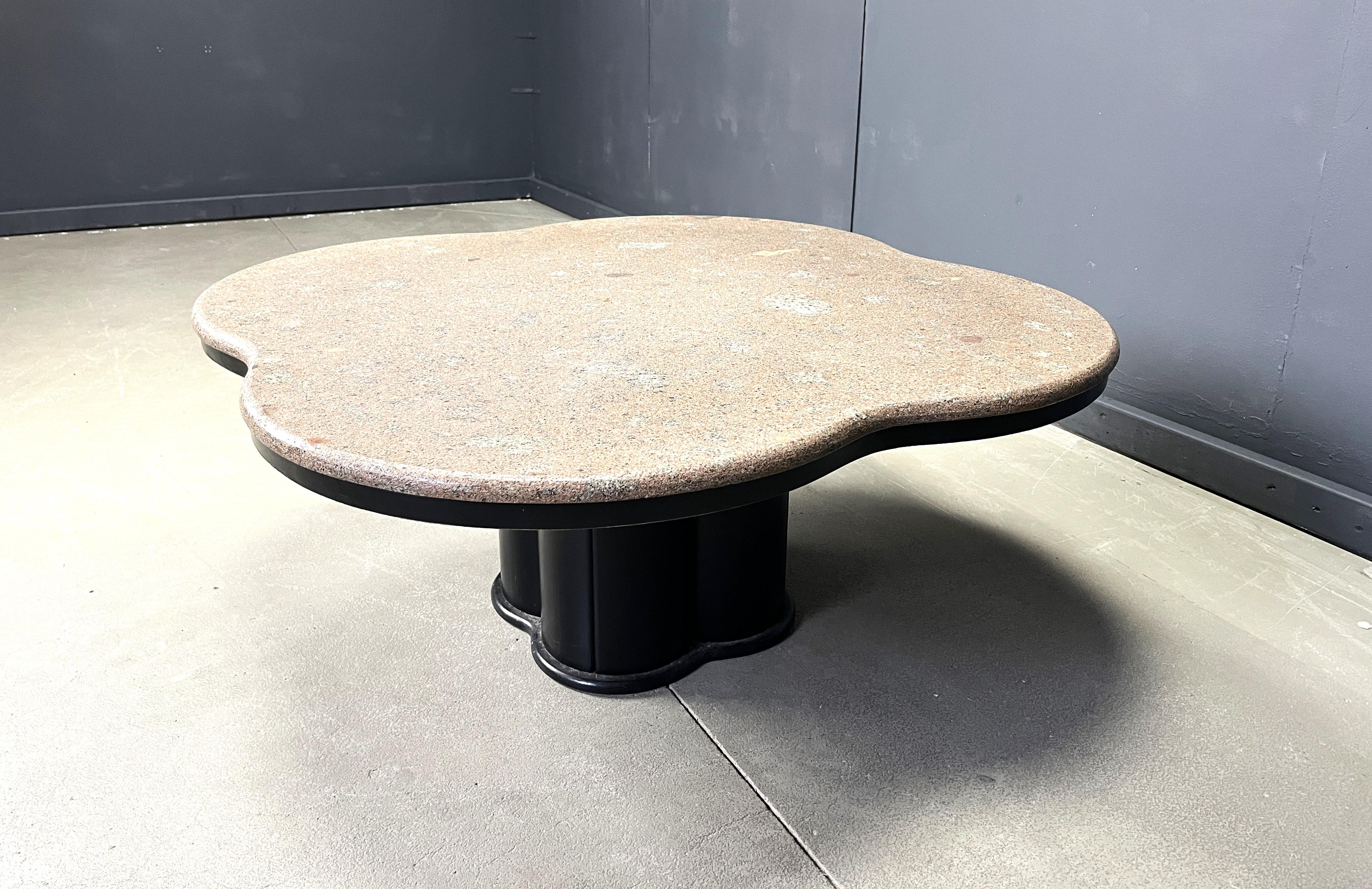 Granit Table basse vintage en granit en forme de trèfle, années 1970 en vente