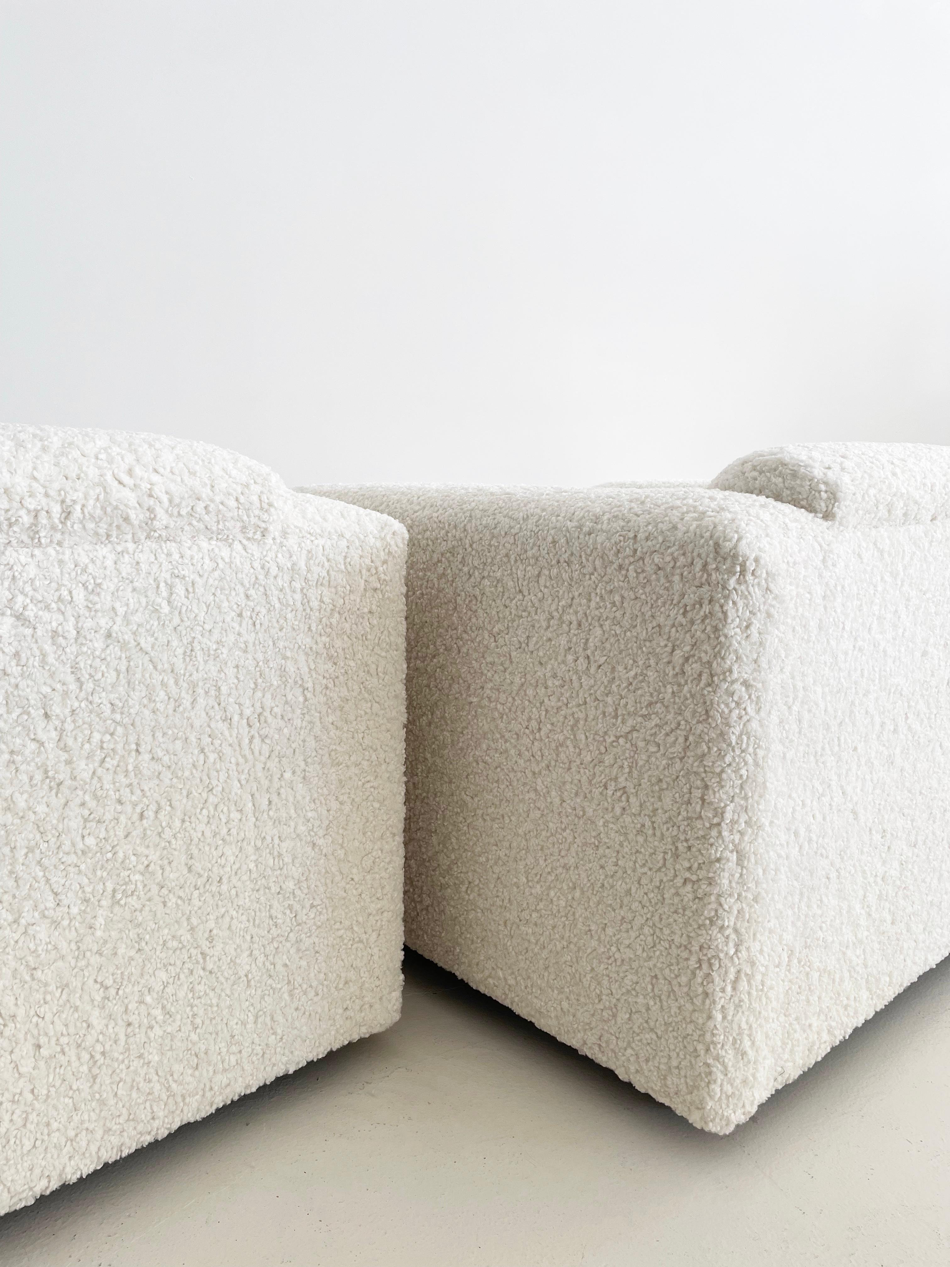 Vintage Club Chairs in Kravet Faux Sheepskin, Set of 2 In Excellent Condition In Denver, CO