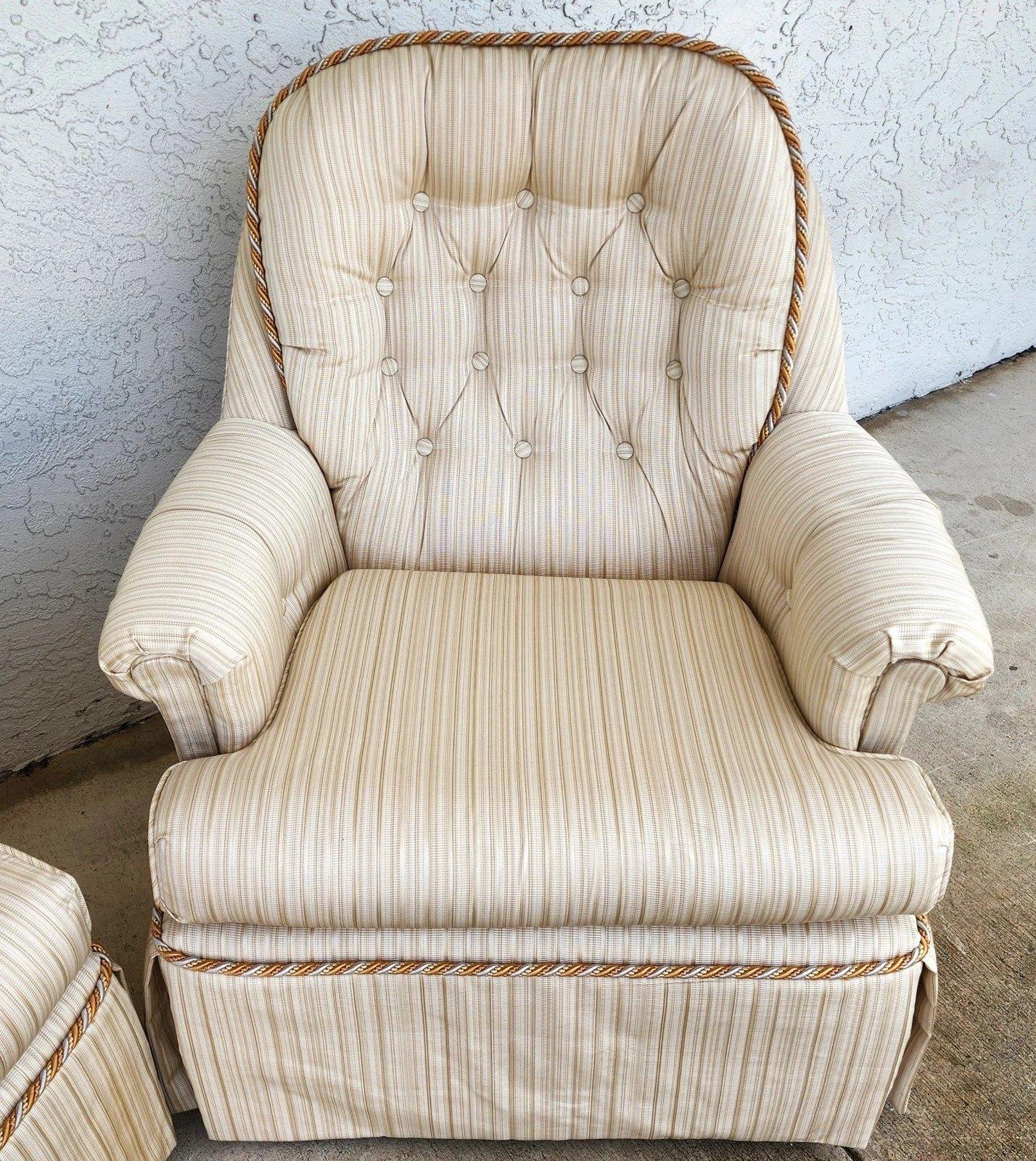 Vintage Club Chairs Swivel Rockers Set of 2 Bon état - En vente à Lake Worth, FL