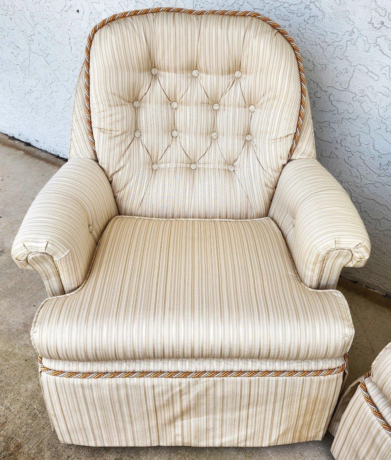 Fin du 20e siècle Vintage Club Chairs Swivel Rockers Set of 2 en vente