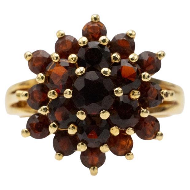 Anello vintage con granato a grappolo