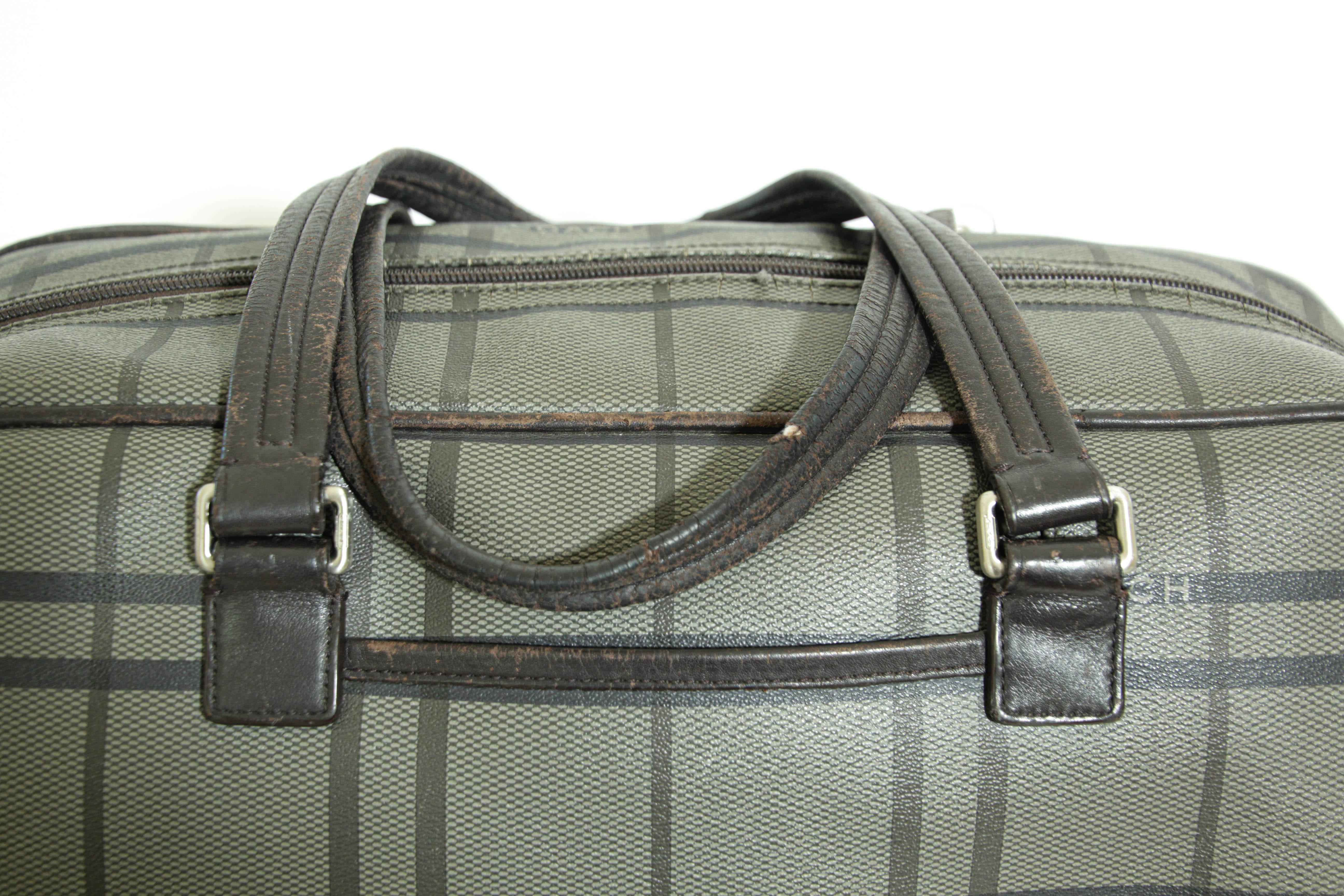 Vintage Coach Large Plaid Duffle Bag Travel Weekender In Fair Condition For Sale In North Hollywood, CA