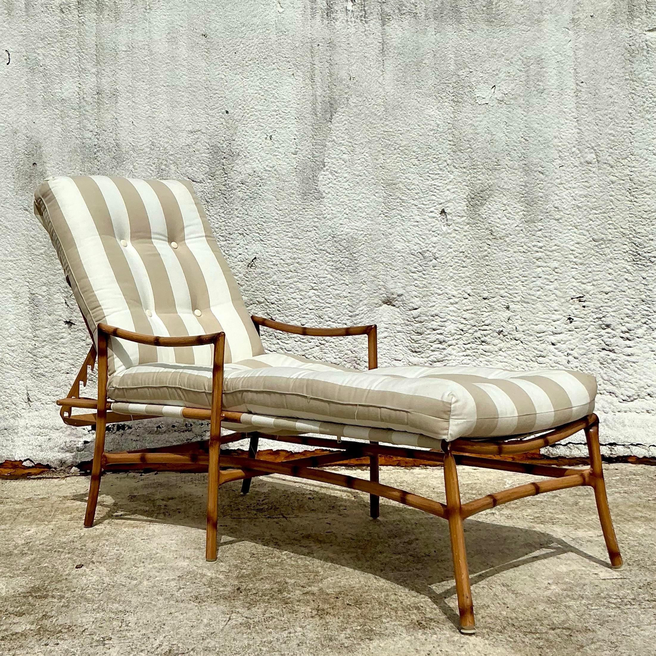 Vintage Coastal Aluminum Faux Bamboo Chaise Lounge In Good Condition For Sale In west palm beach, FL