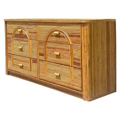 Commode Vintage Coastal Arched Pencil Reed