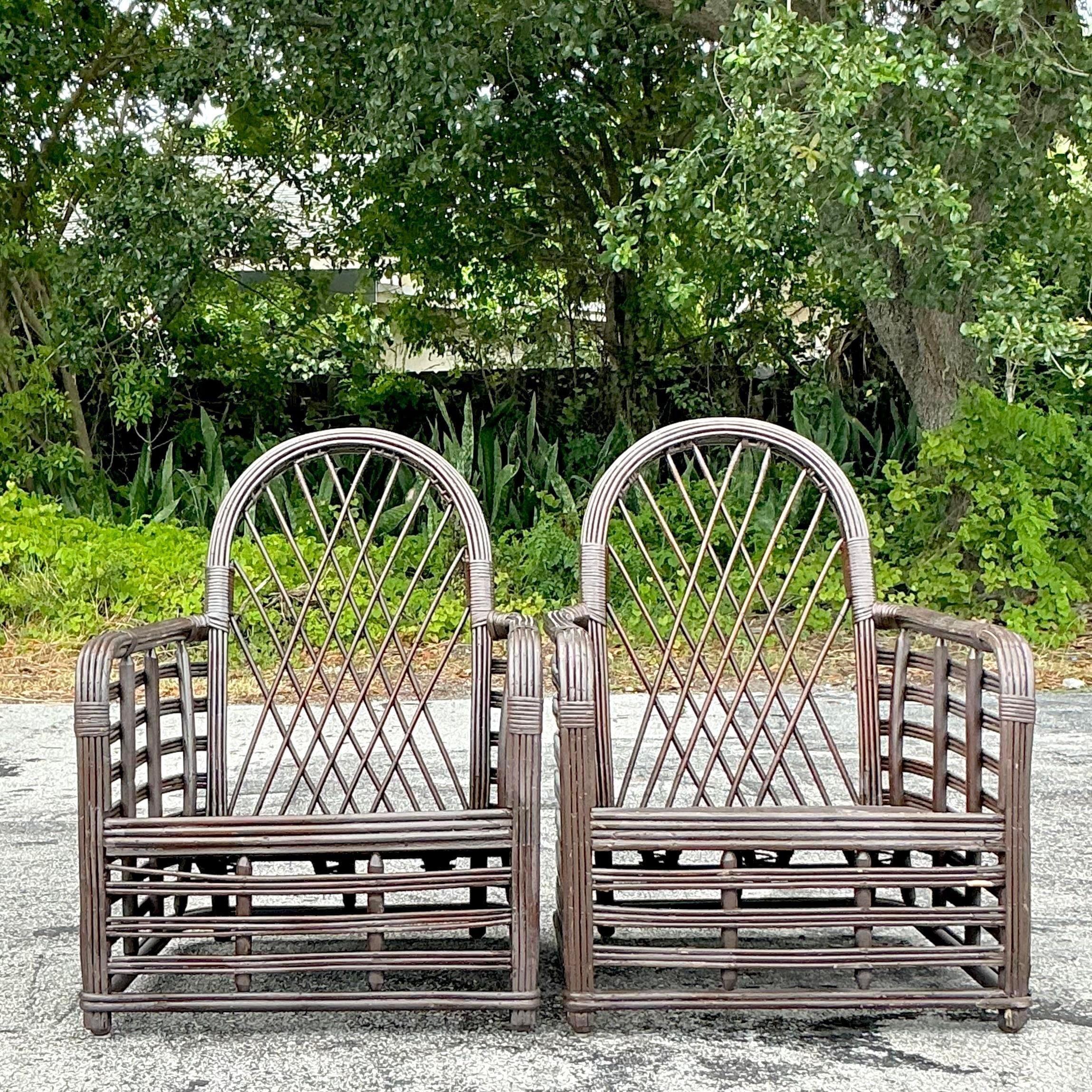 Chaises longues vintage en rotin arqué - une paire Bon état - En vente à West Palm Beach, FL