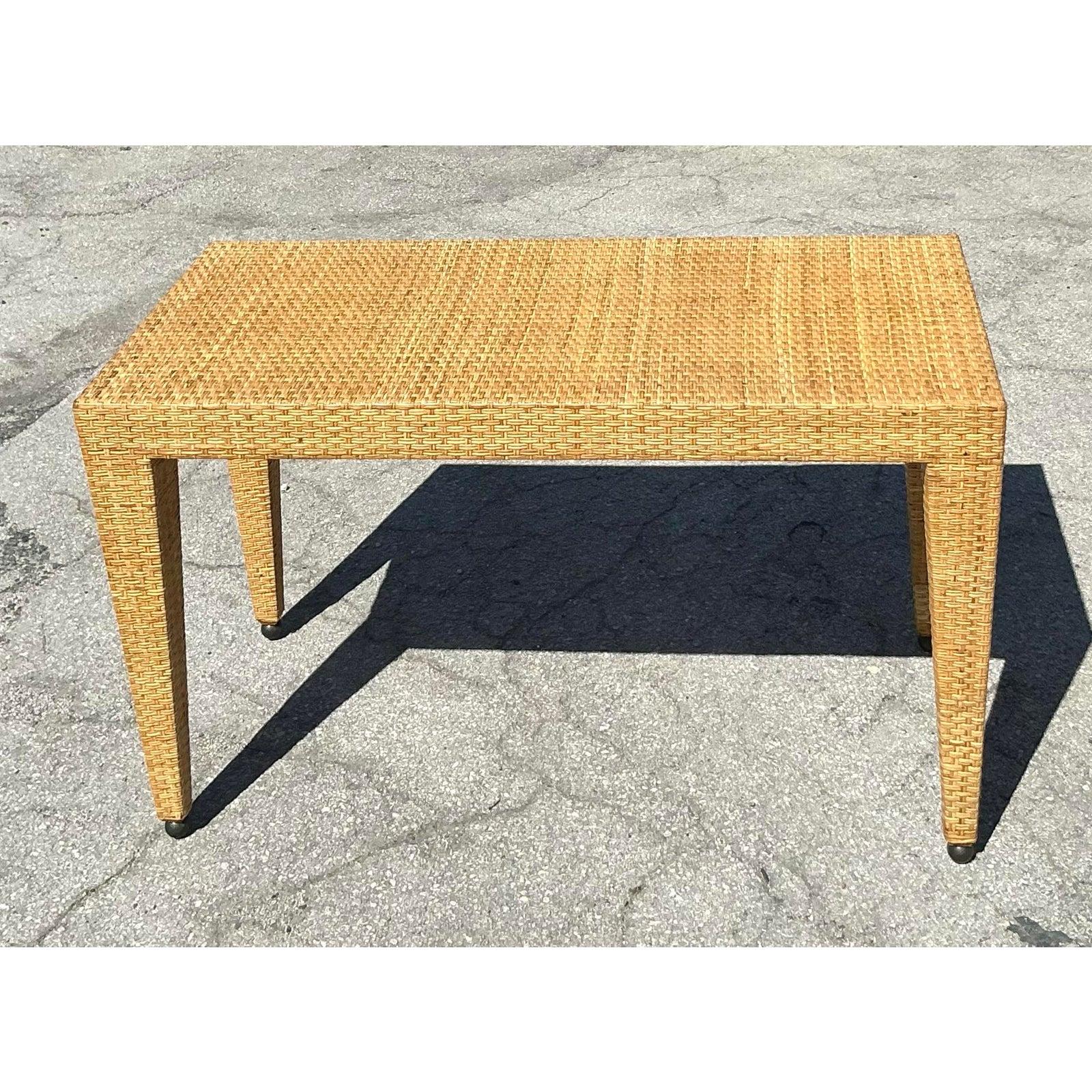 Consola baja Vintage Coastal Baker Milling Road de ratán tejido en Bueno estado para la venta en west palm beach, FL