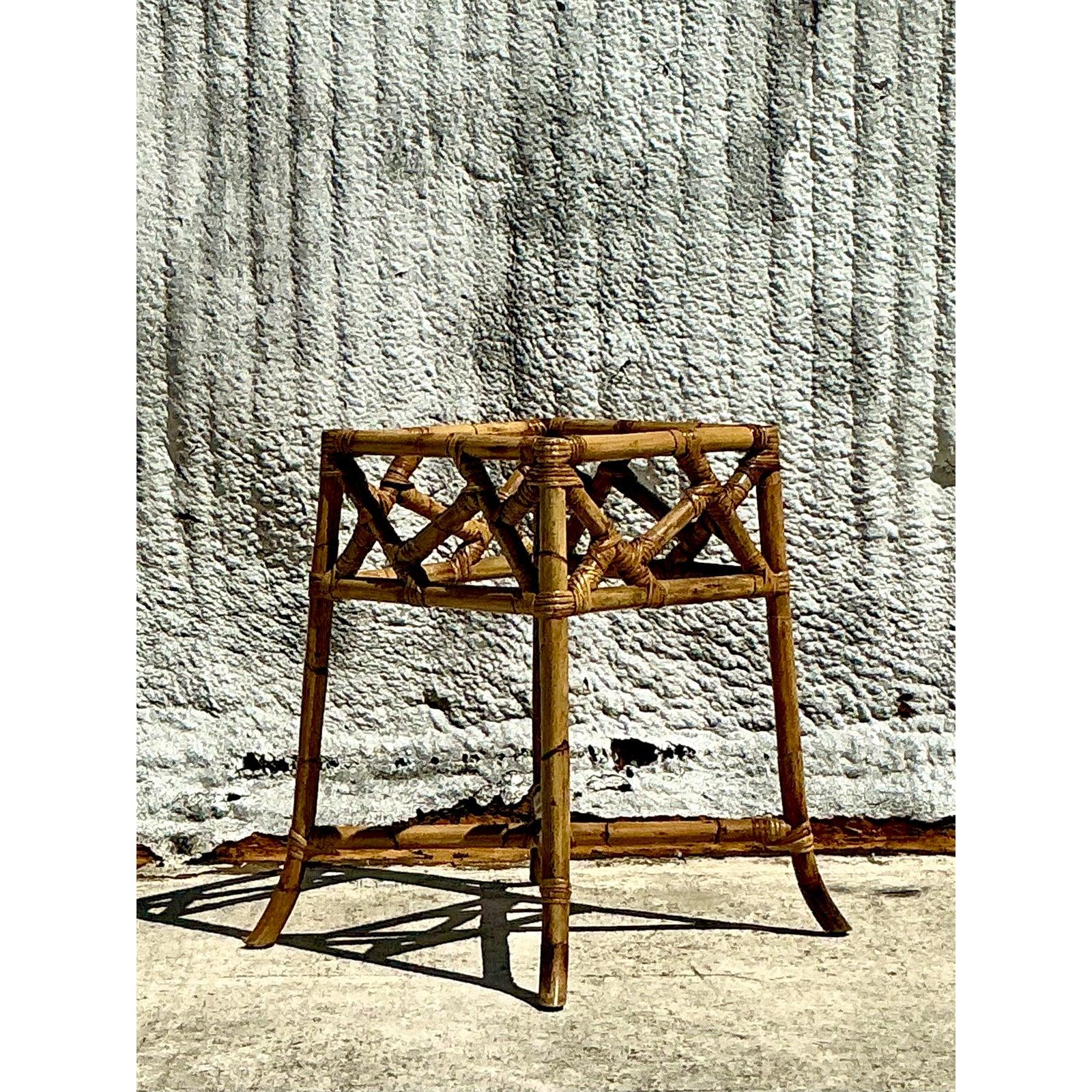 20ième siècle Piédestal de table de salle à manger Chippendale chinois vintage en bambou côtier en vente