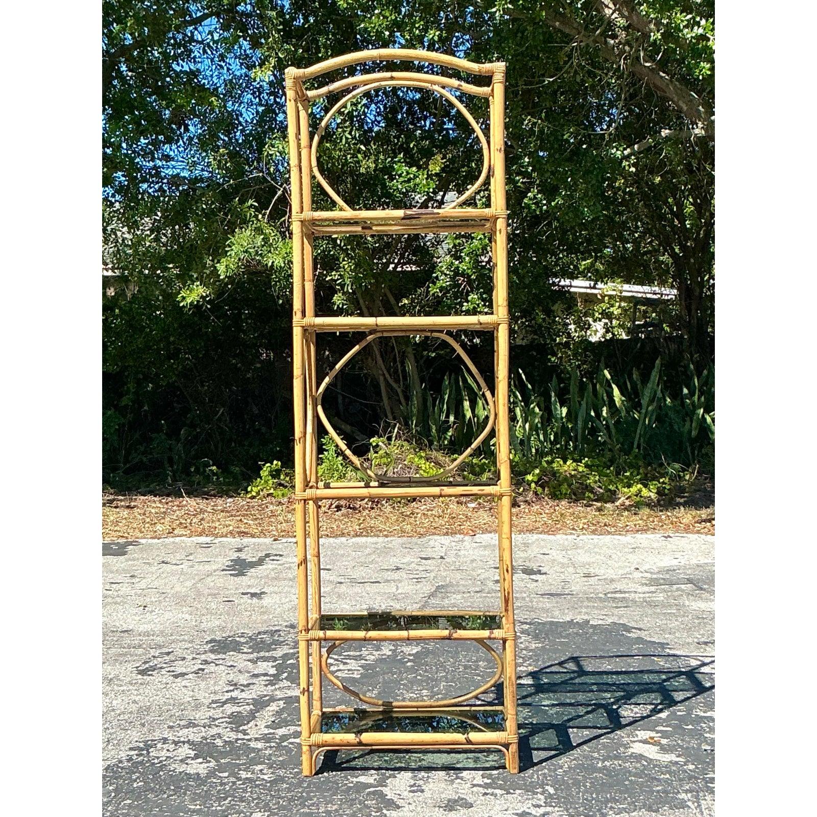 Vintage Coastal Bambus hohe Etagere, Vintage (Philippinisch) im Angebot
