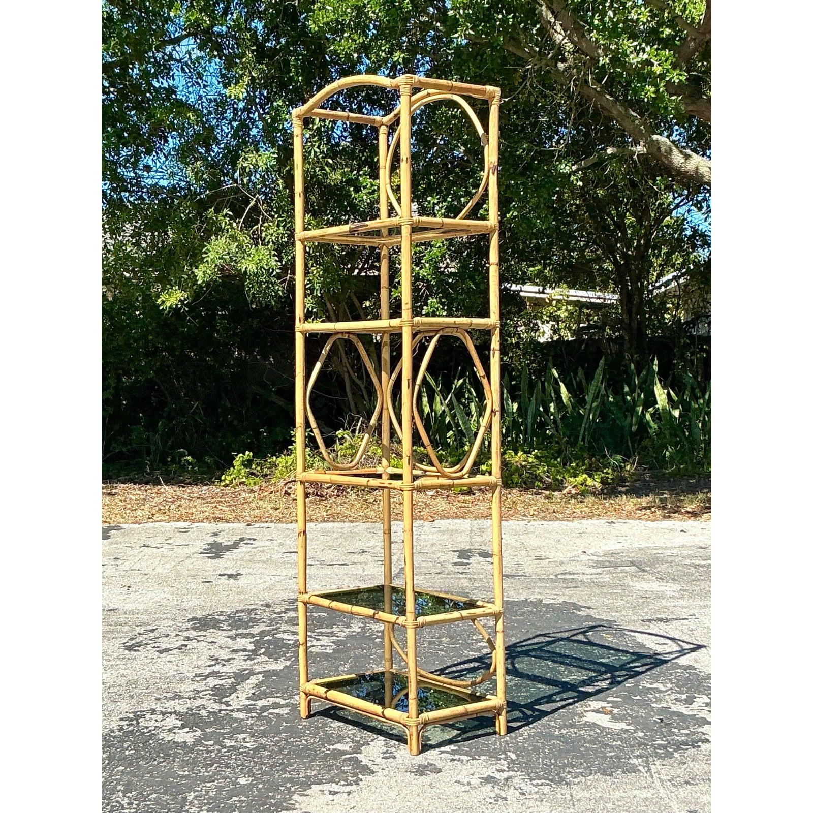 Vintage Coastal Bambus hohe Etagere, Vintage im Angebot 3