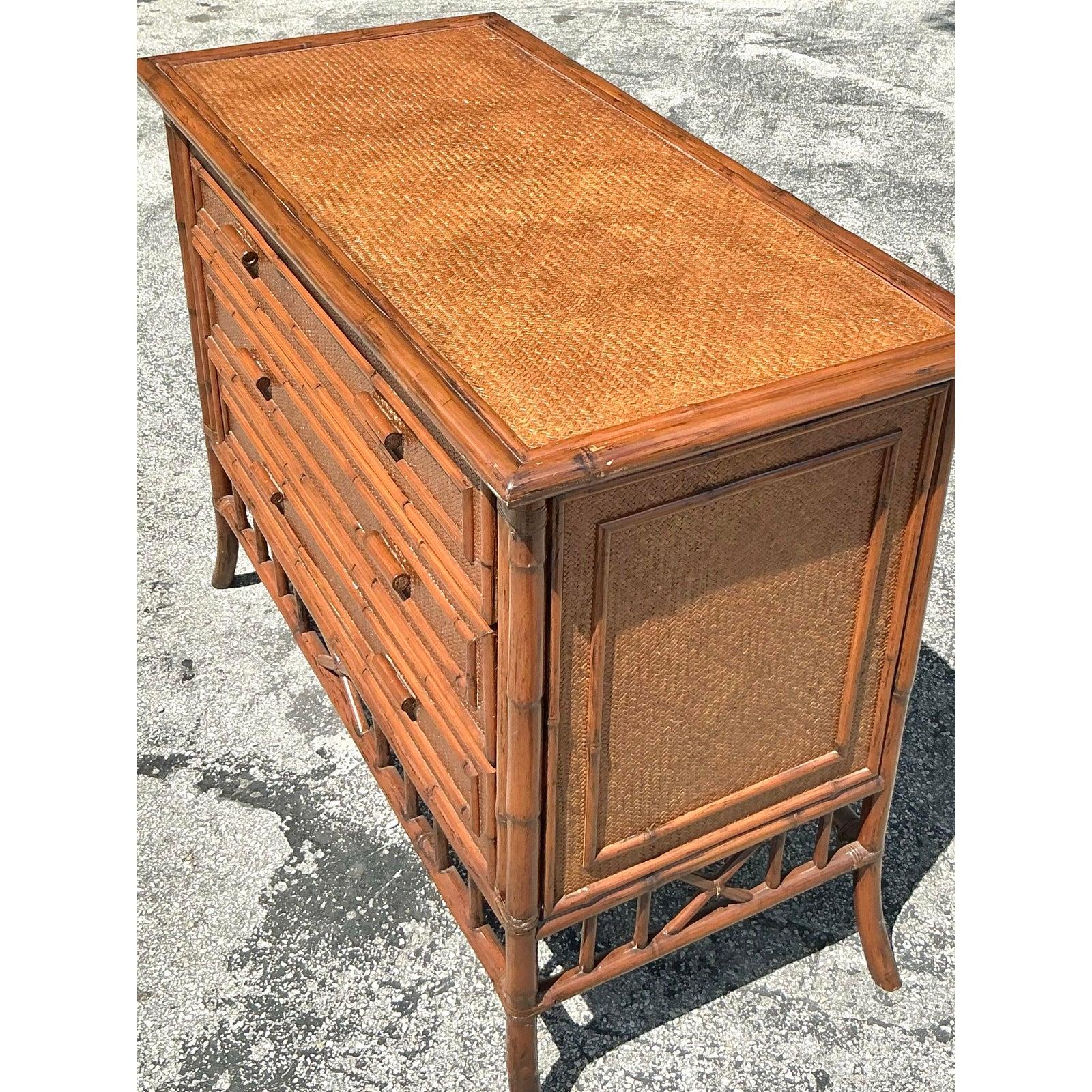 Vieille commode côtière bordée de bambou en vente 5