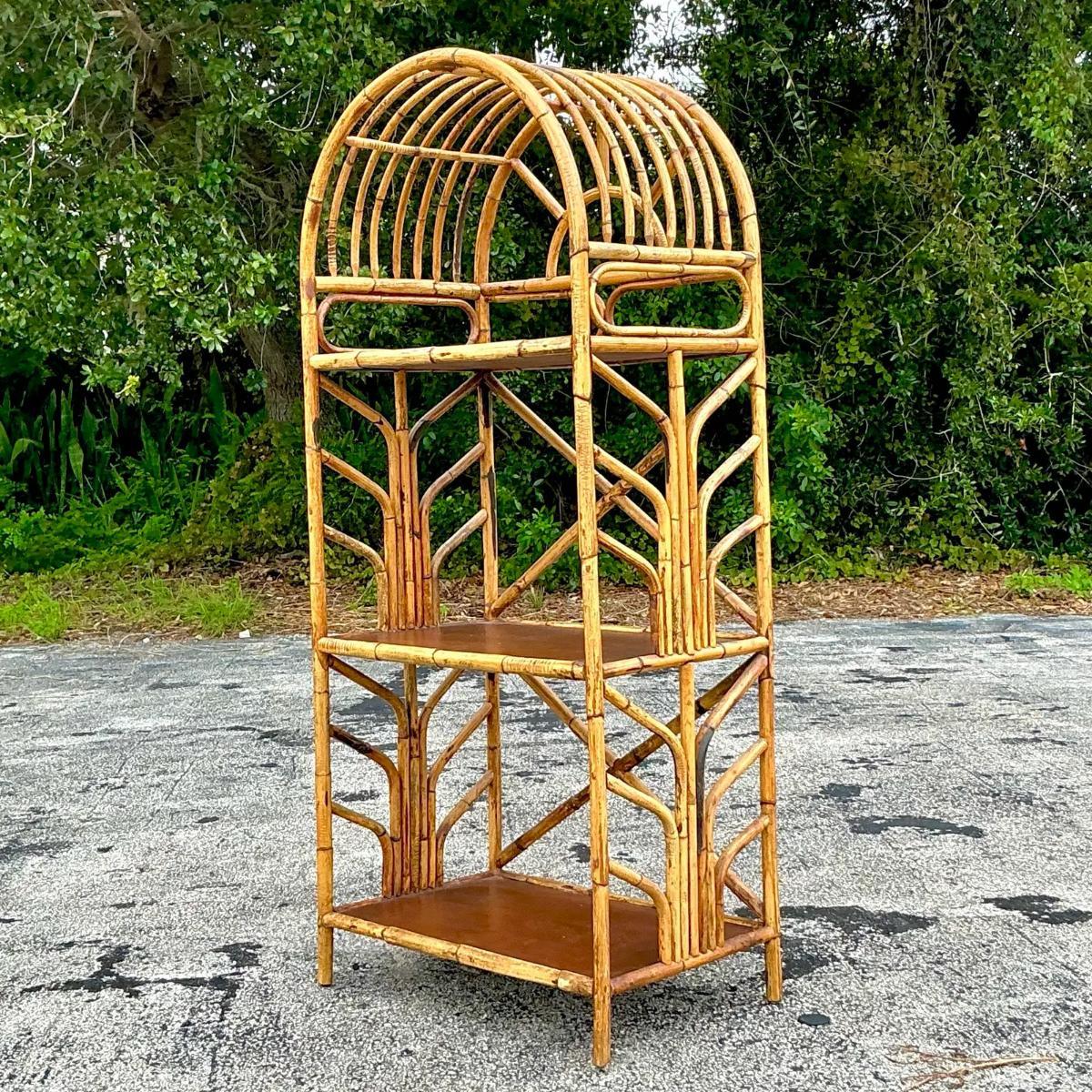 Etagere ad arco in rattan curvato Vintage By In condizioni buone in vendita a West Palm Beach, FL