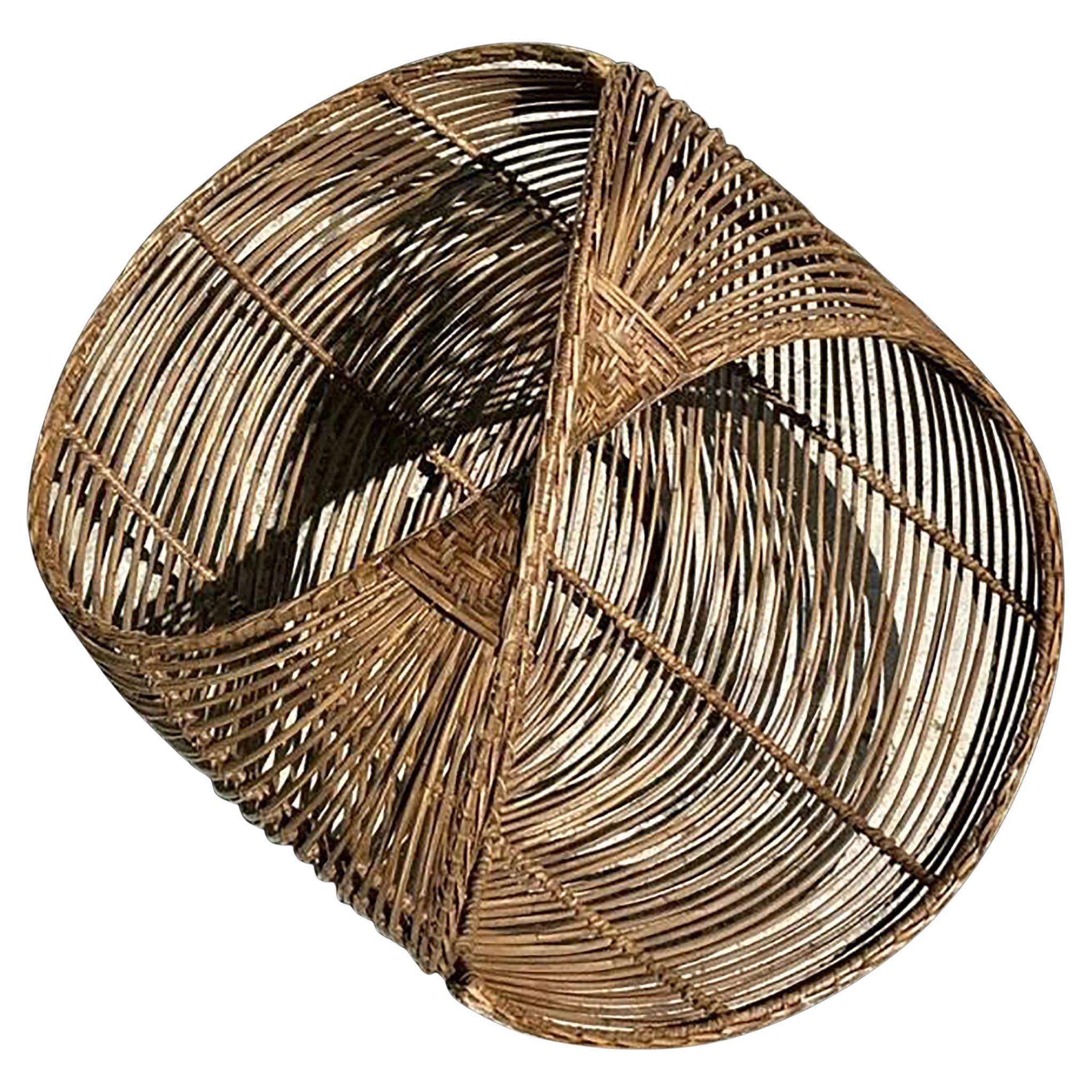Panier vintage en rotin courbé