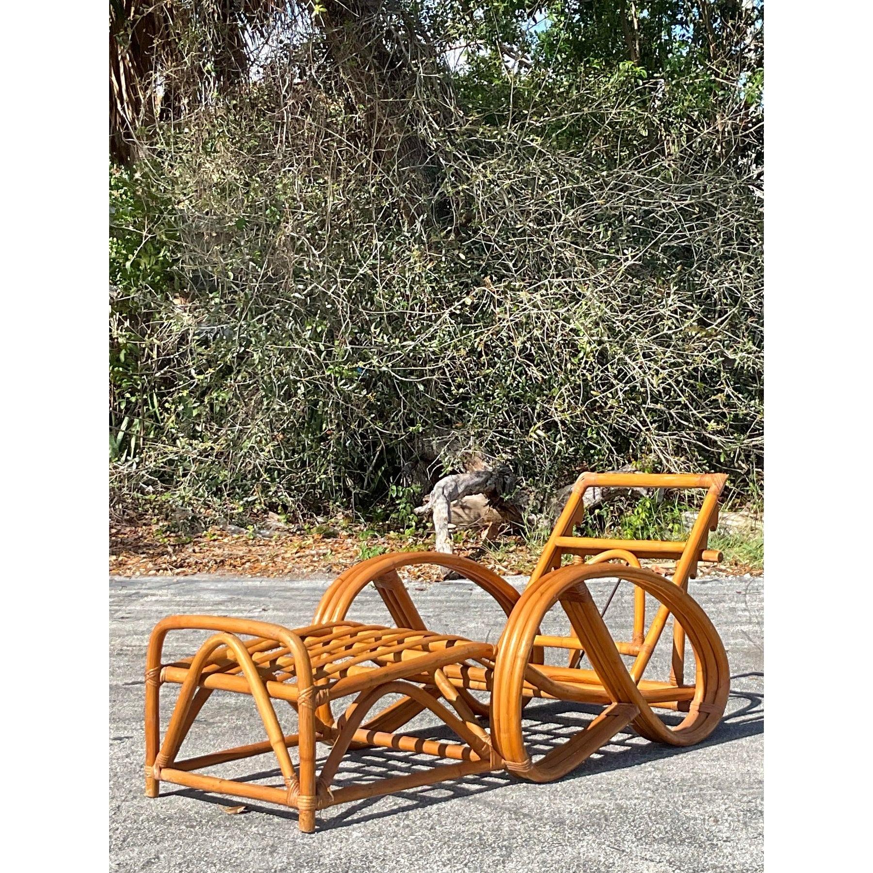 Chaise longue vintage en rotin courbé de style côtier Bon état - En vente à West Palm Beach, FL