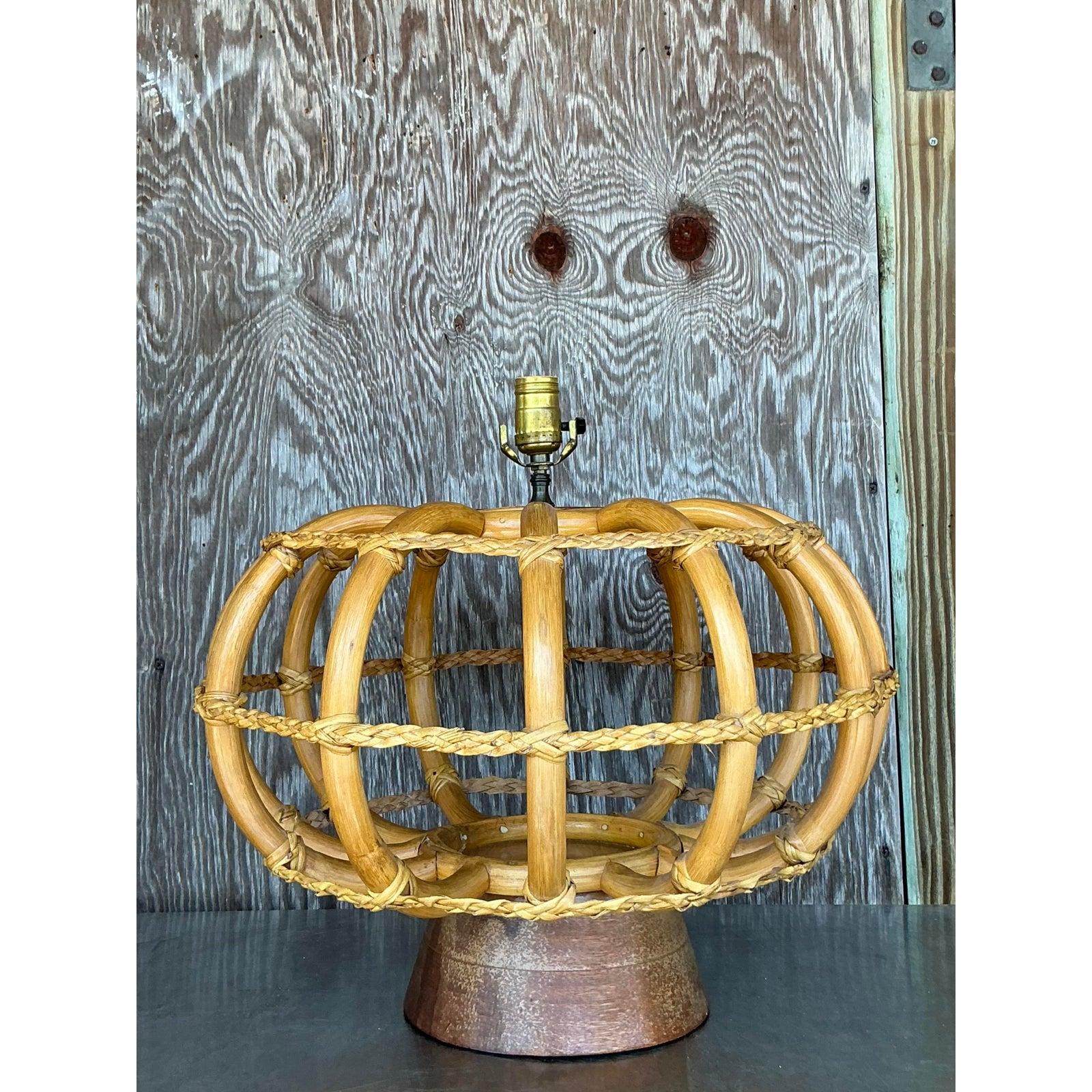 Lampe vintage en rotin courbé en vente 3