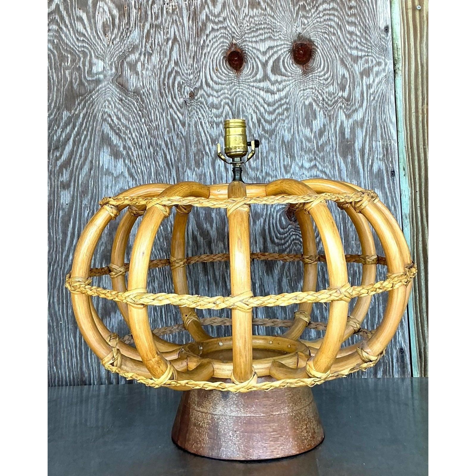 Lampe vintage en rotin courbé en vente 1
