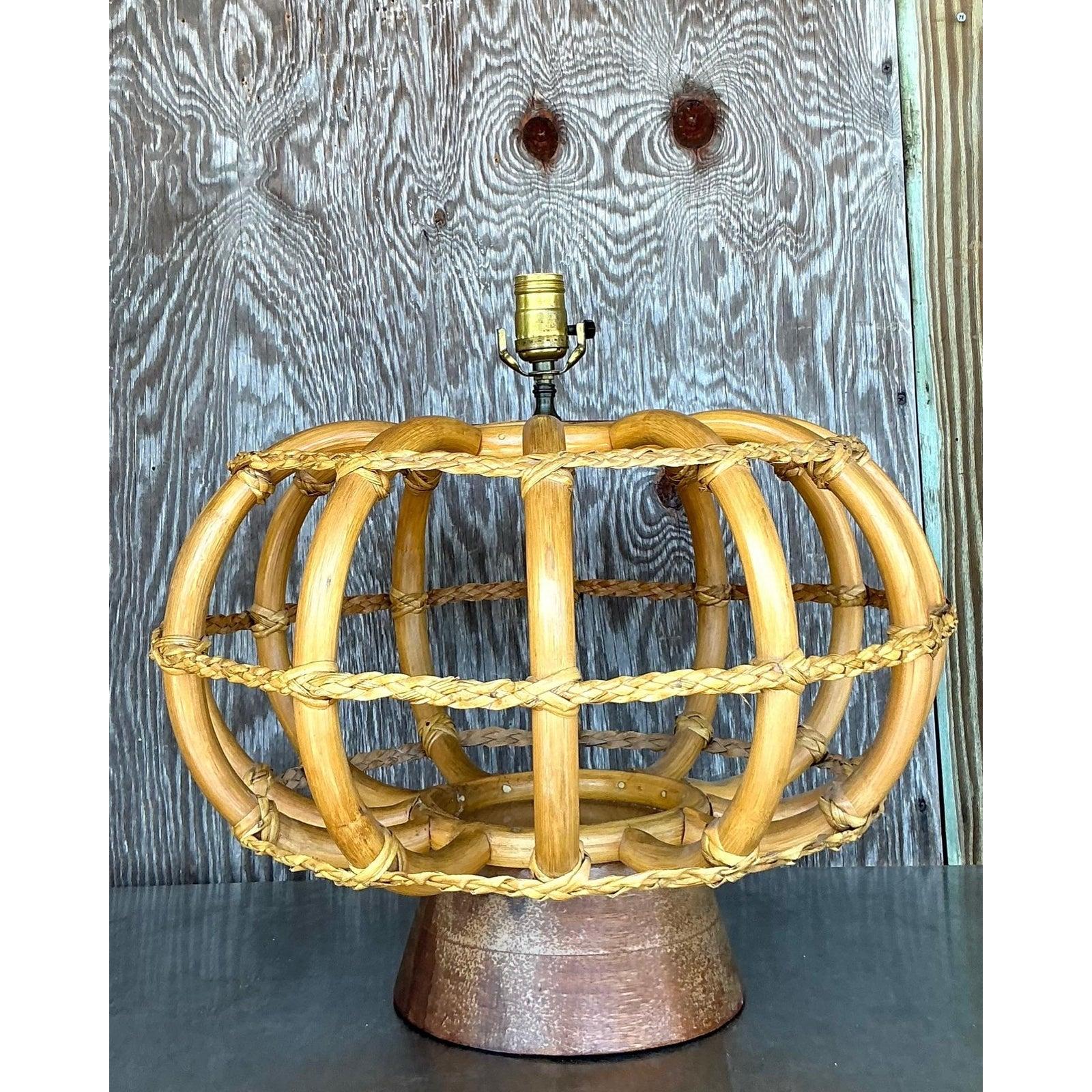 Lampe vintage en rotin courbé en vente 2
