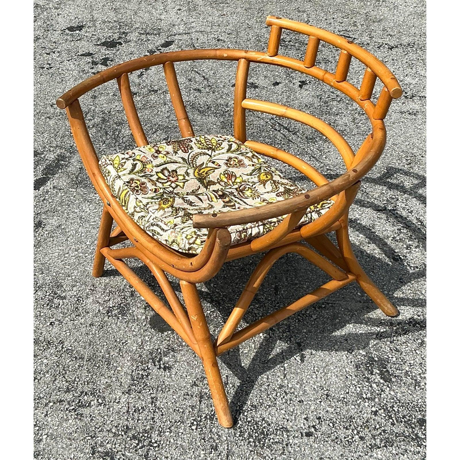 Chaise longue vintage en rotin courbé côtier en vente 1