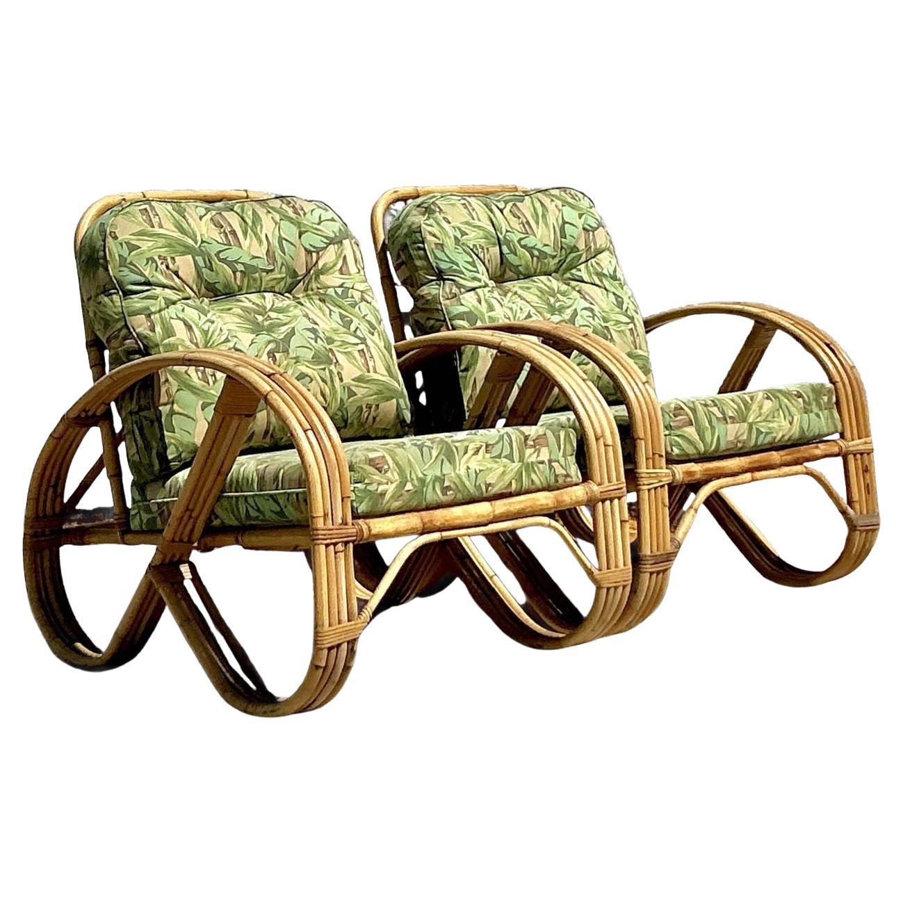 Vintage Coastal Bent Rattan Lounge Chairs - Ein Paar