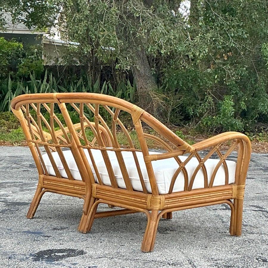 Gebogener Rattan-Liegesessel im Küstenstil (Philippinisch) im Angebot