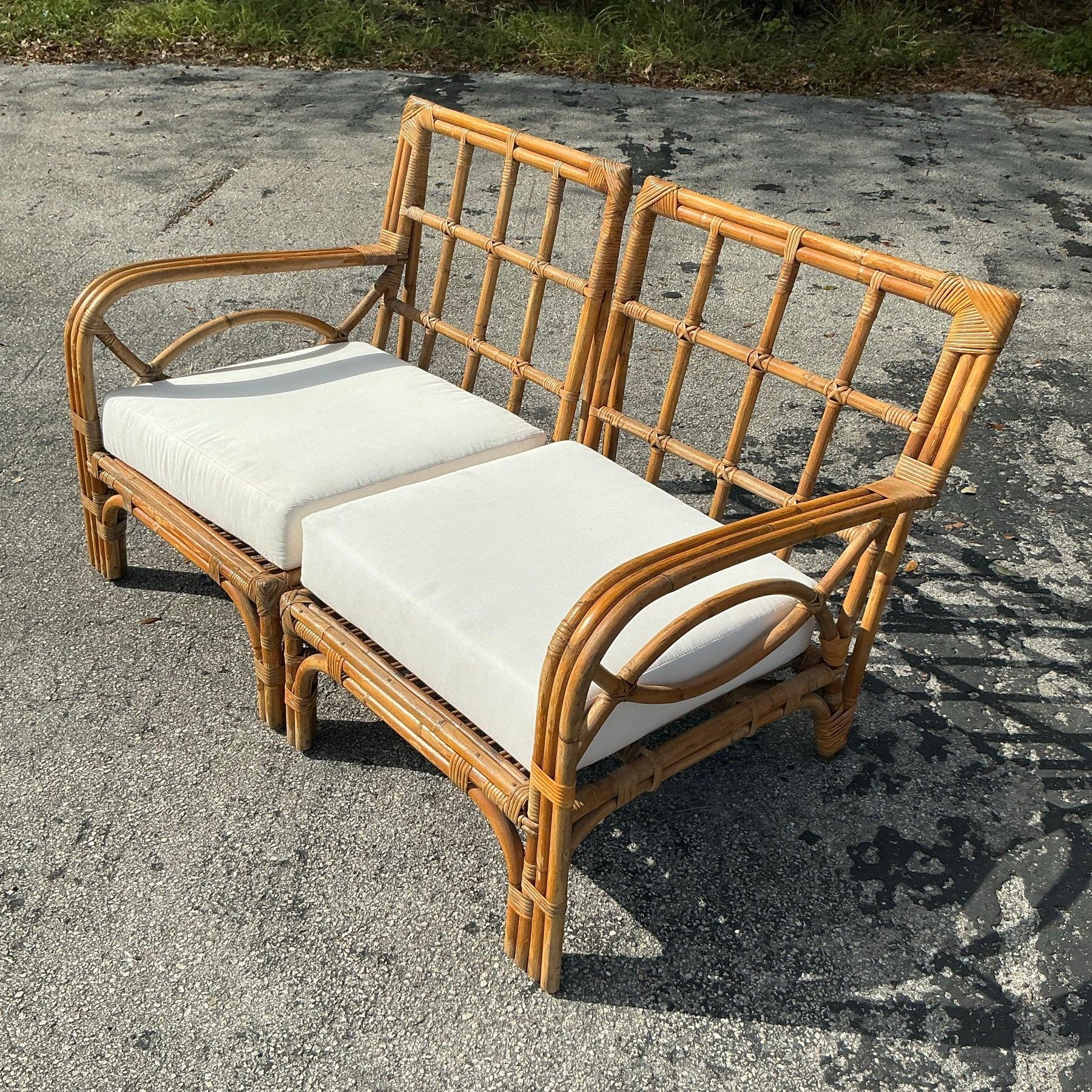 Loveseat Vintage Coastal de ratán curvado Tela en venta