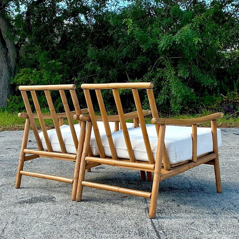 Vintage Coastal Bent Rattan Pagoda Lounge Chairs - a Pair im Zustand „Gut“ im Angebot in west palm beach, FL