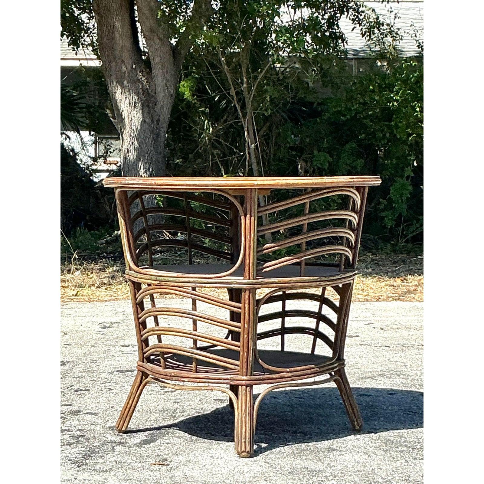 Table d'appoint vintage en rotin courbé Bon état - En vente à west palm beach, FL