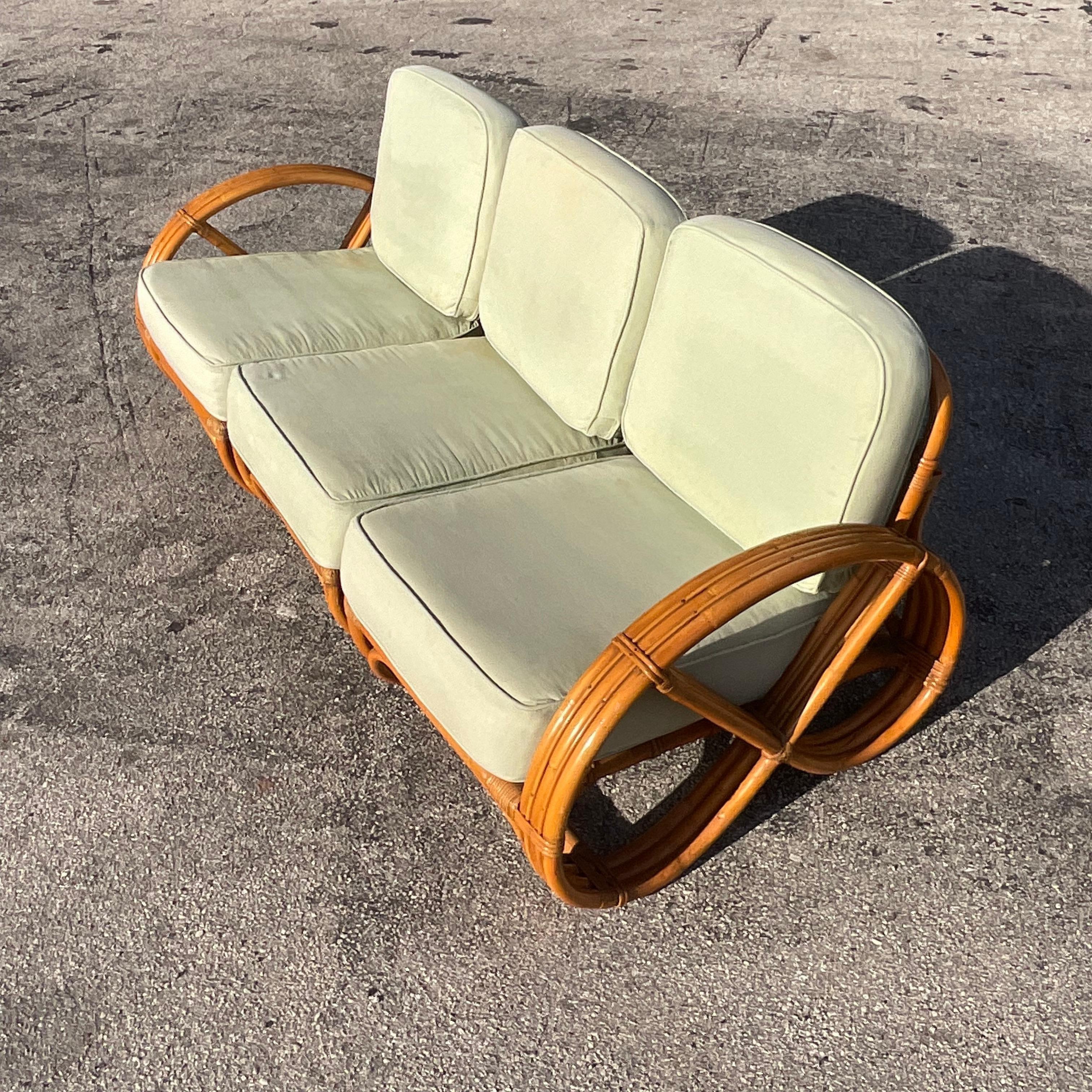 Coastal gebogenes Rattan-Sofa im Vintage-Stil nach Paul Frankl im Angebot 1