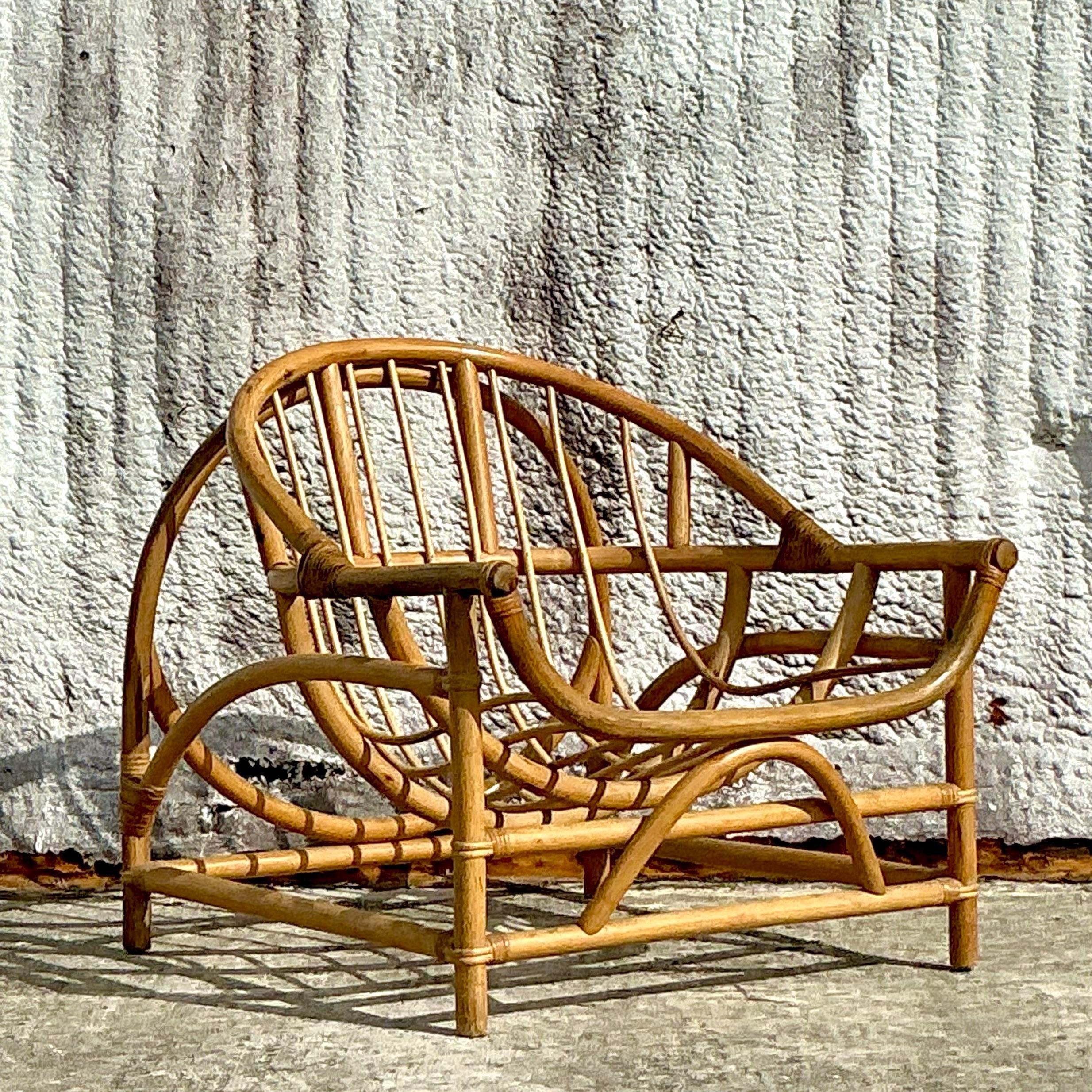Vintage Coastal Bent Rattan Sofa und Stuhl - 2er Set im Angebot 1