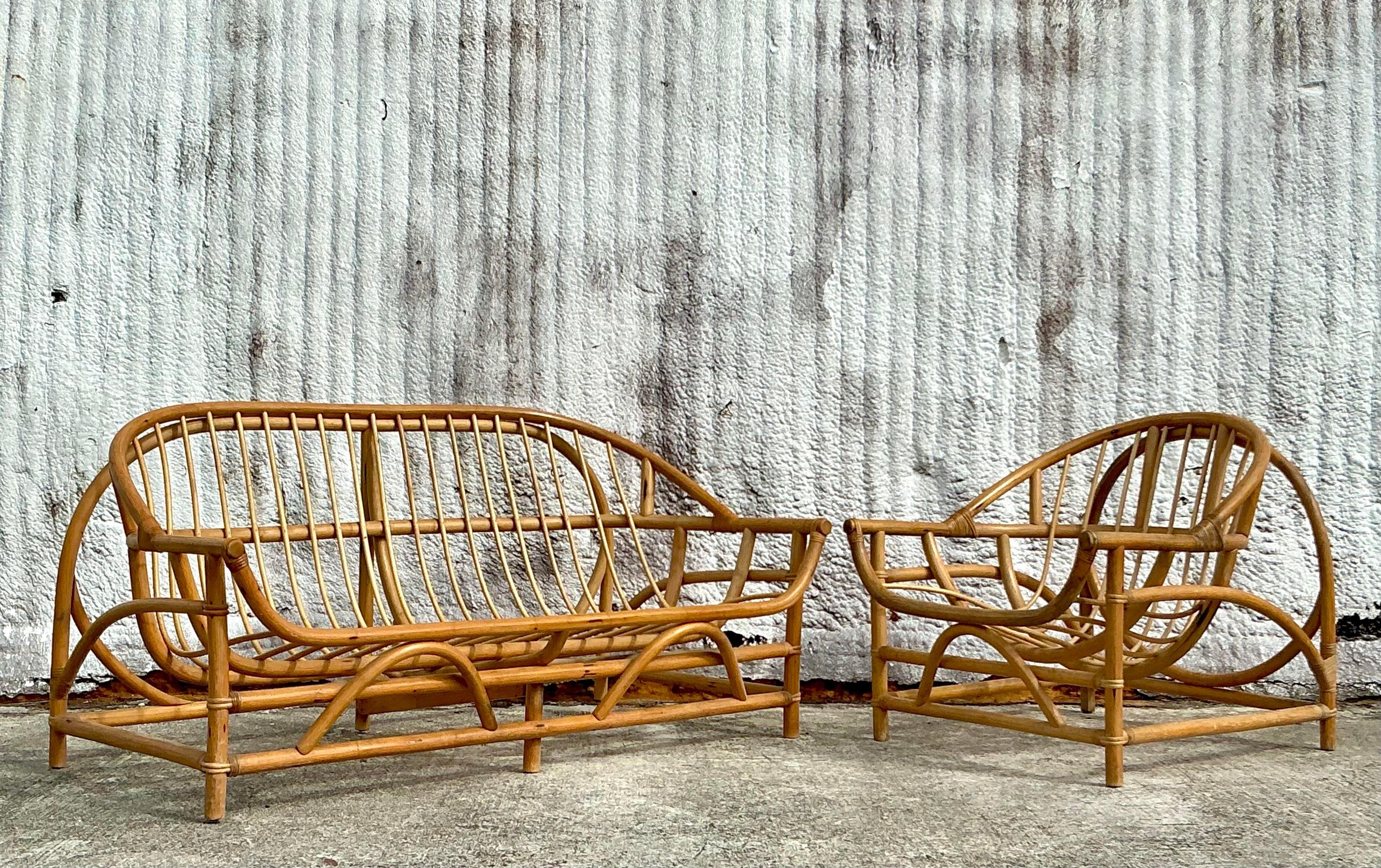 Vintage Coastal Bent Rattan Sofa und Stuhl - 2er Set im Angebot 3