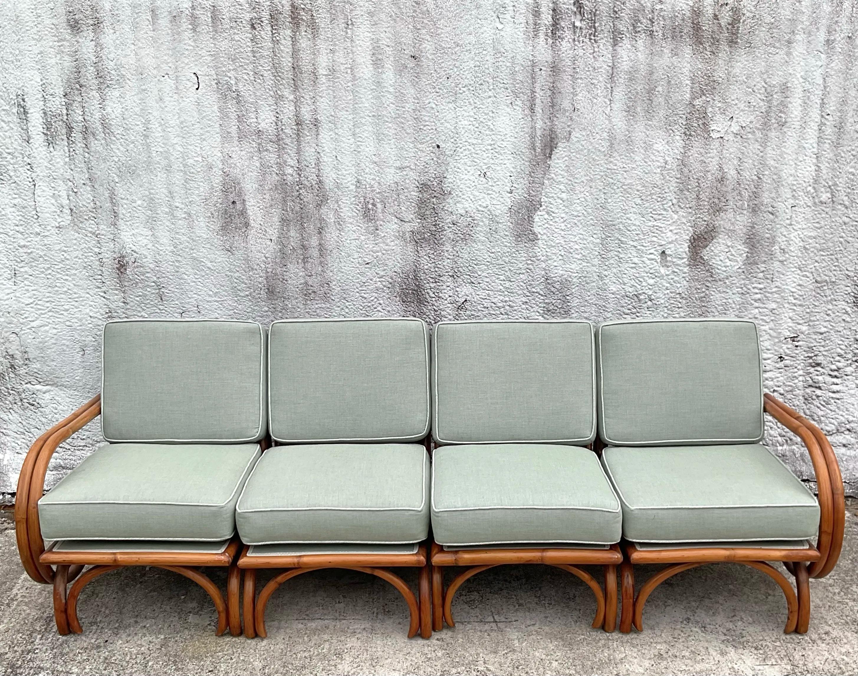 Tissu d'ameublement Canapé vintage en rotin courbé en vente