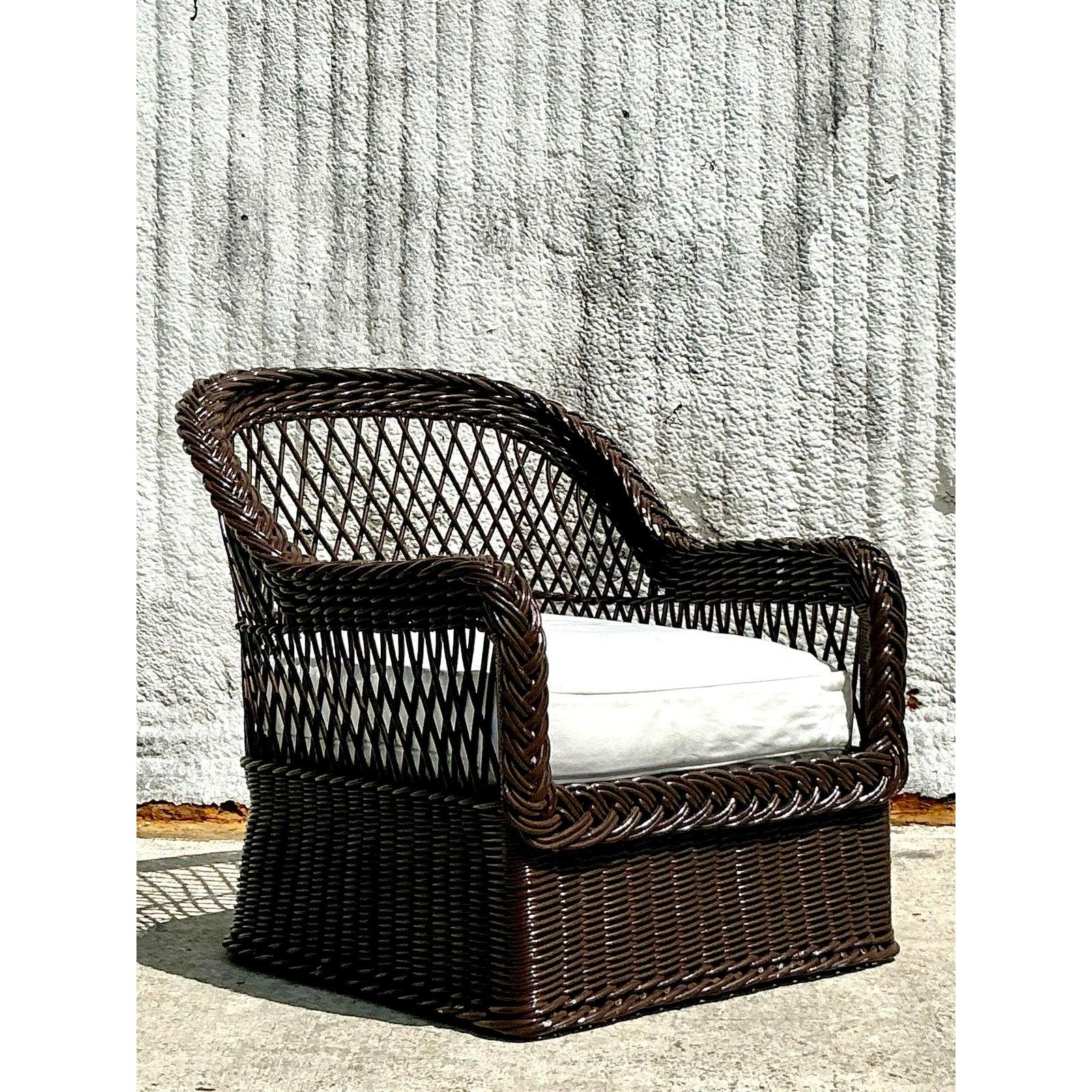 XX secolo Sedia da salotto in rattan intrecciato vintage della Costa Bielecky Brothers in vendita