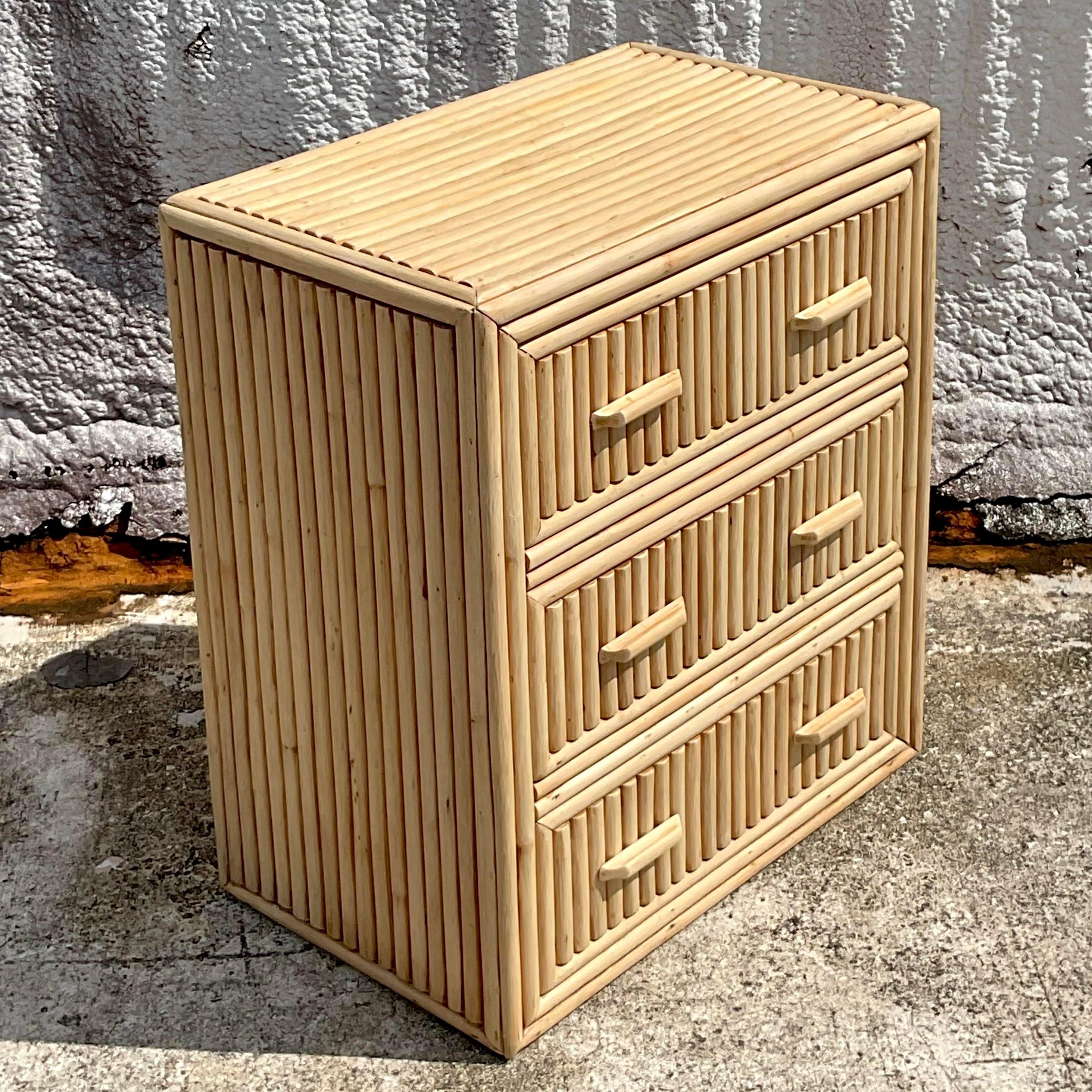 Filippino Cassettiera in rattan sbiancato Vintage By in vendita