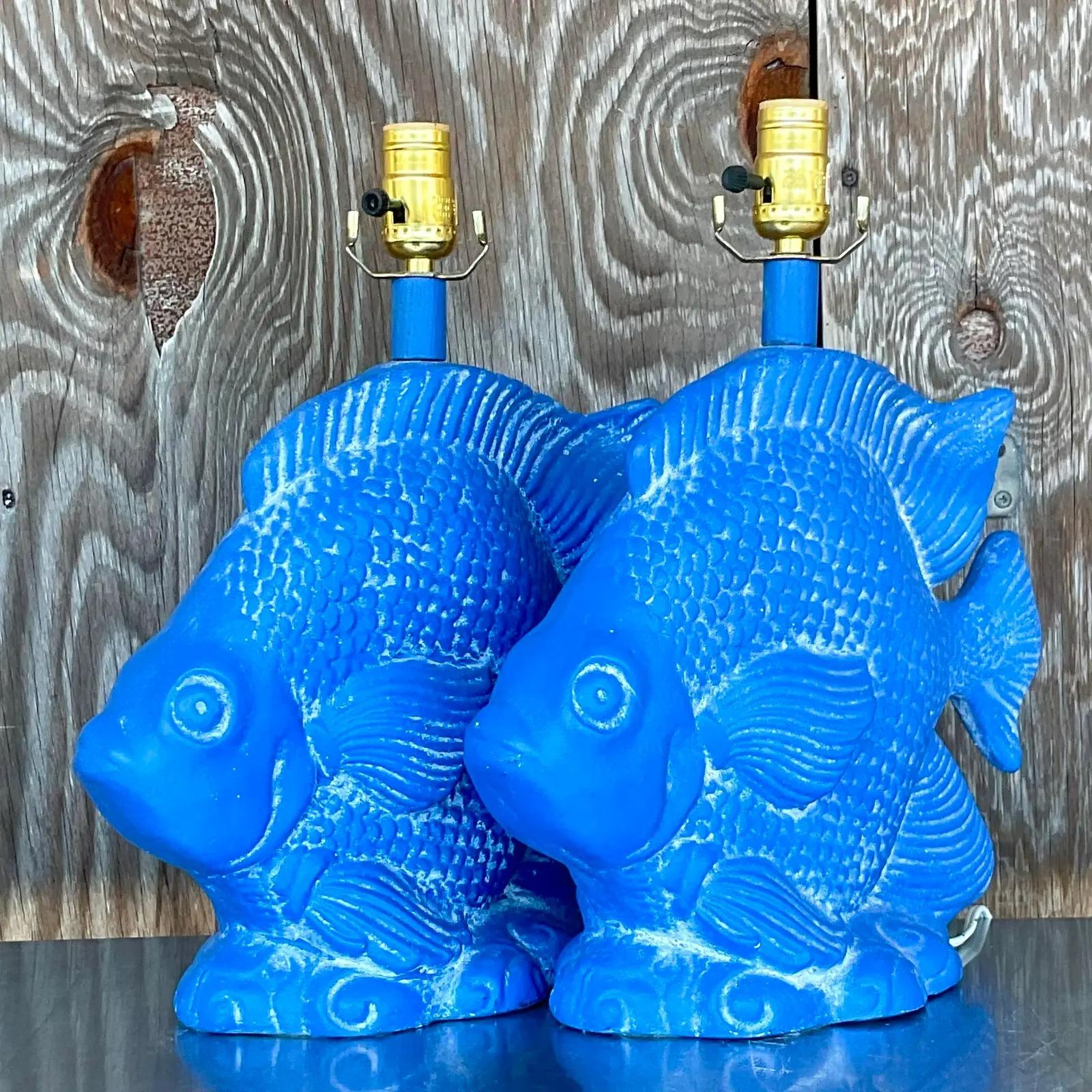 Blaue Vintage-Engelfisch-Lampen aus Gips an der Küste - ein Paar (Nordamerikanisch) im Angebot