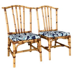 Paire de chaises d'appoint vintage de style pagode en rotin boho côtier