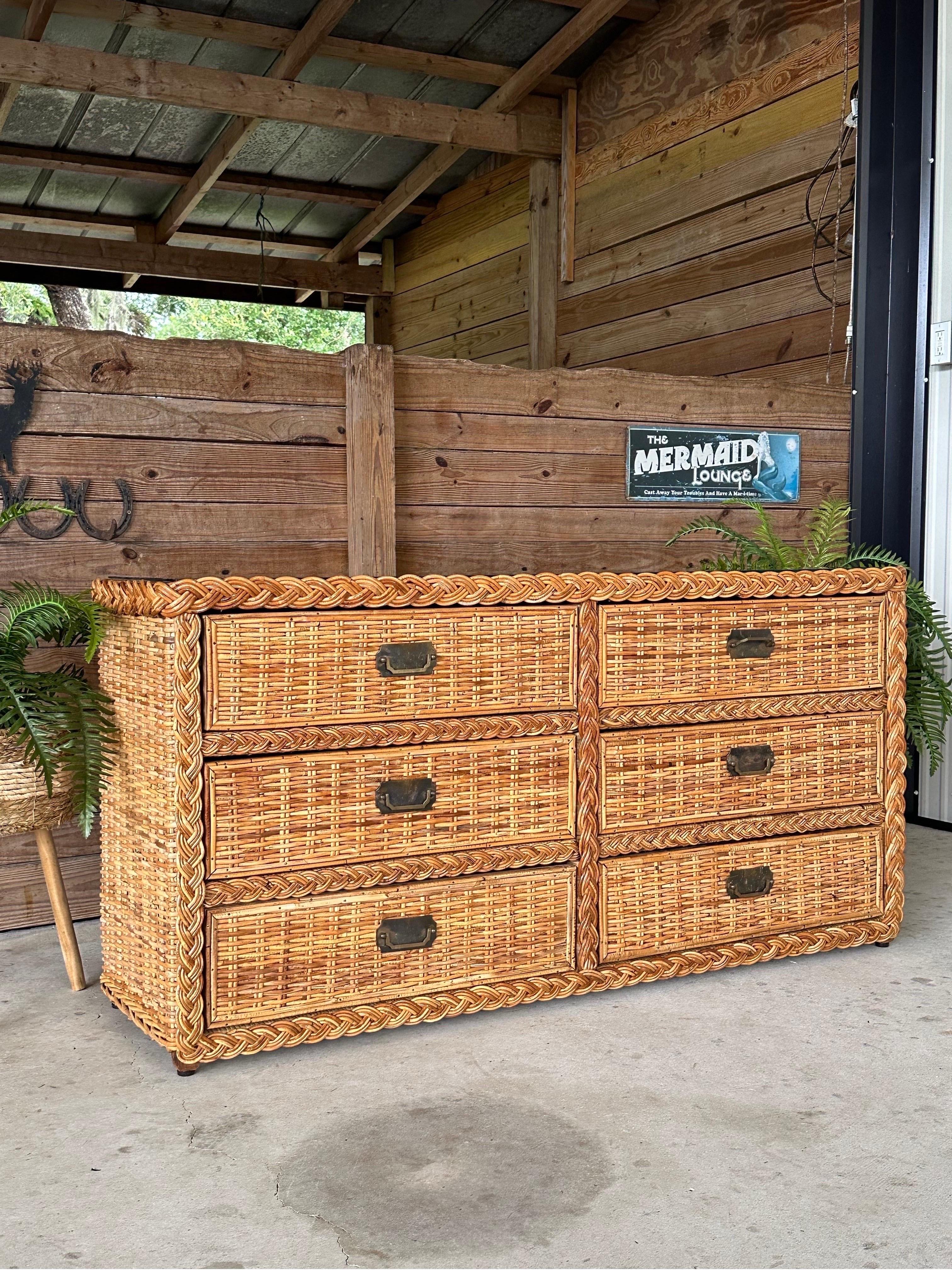 Vintage boho costiero Rifinito Grande Intreccio Rattan Sei Cassetti Comò 2