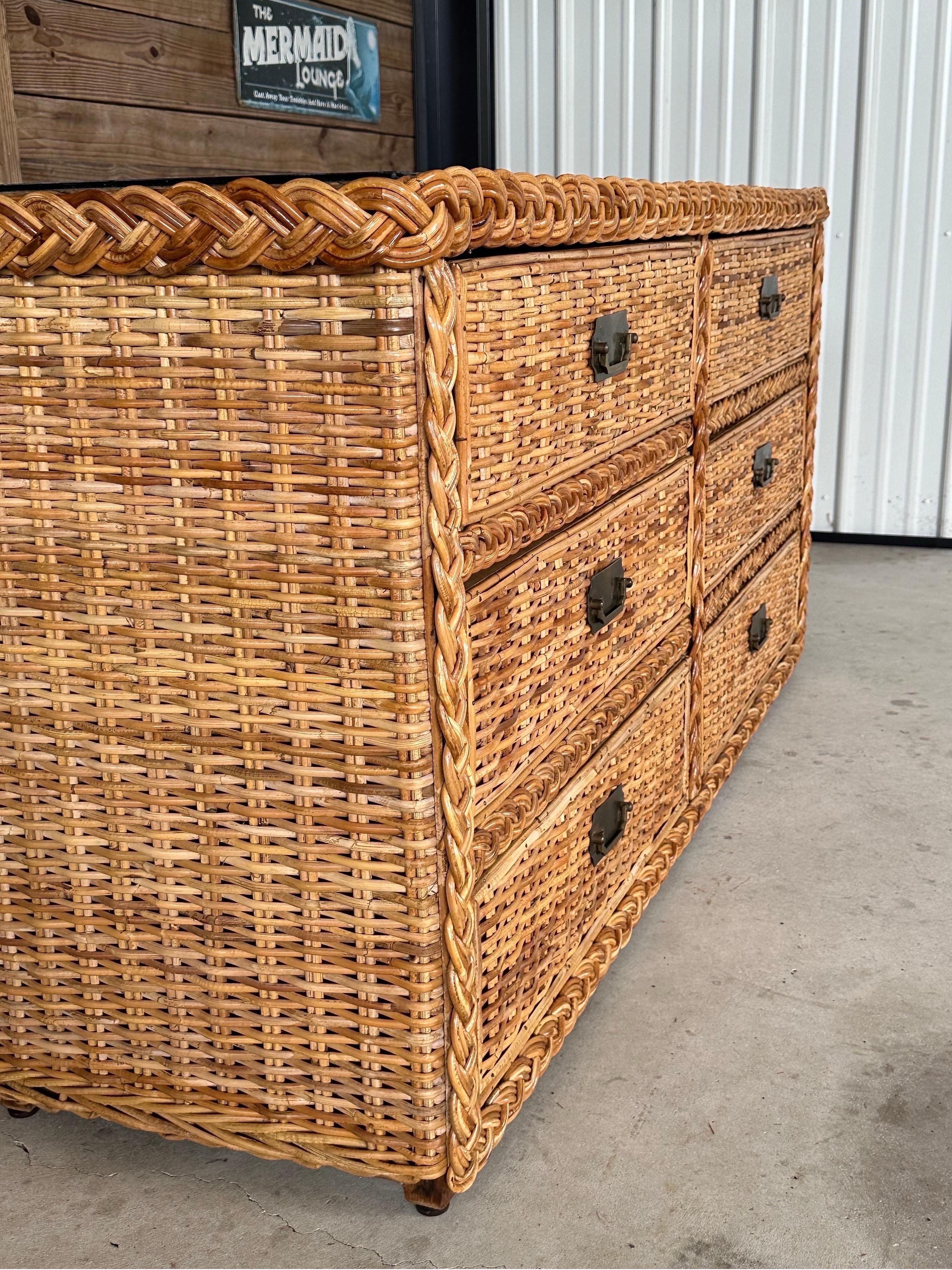 Bohémien Vintage boho costiero Rifinito Grande Intreccio Rattan Sei Cassetti Comò