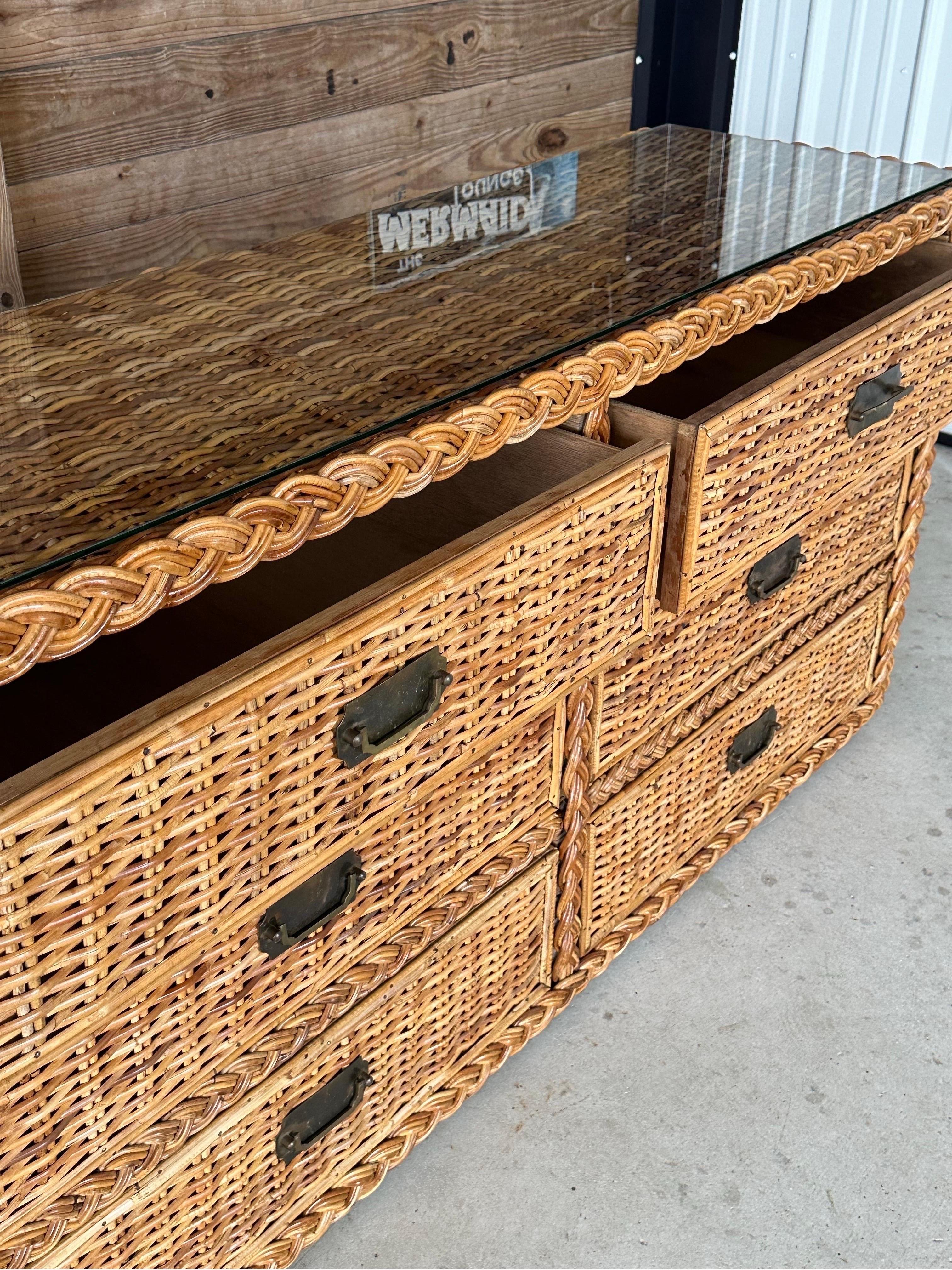 Fatto a mano Vintage boho costiero Rifinito Grande Intreccio Rattan Sei Cassetti Comò
