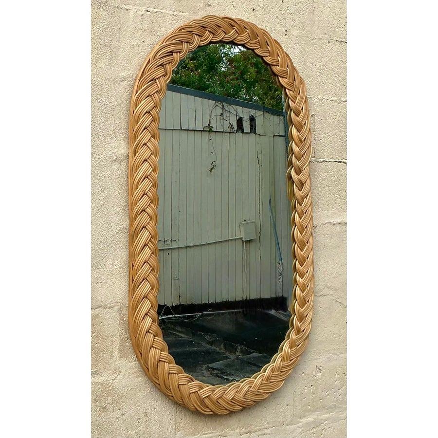 Specchio ovale in rattan intrecciato Vintage By In condizioni buone in vendita a west palm beach, FL