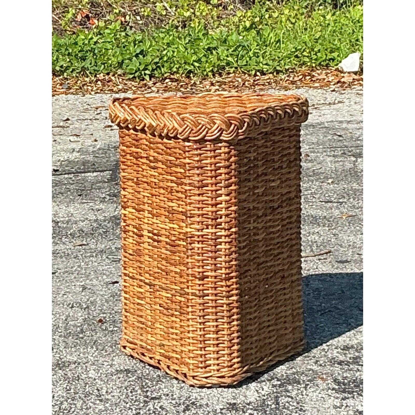 Vintage Coastal Geflochtenes Rattan Pedestal im Zustand „Gut“ im Angebot in west palm beach, FL