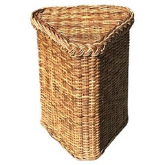 Pedestal costero vintage de ratán trenzado