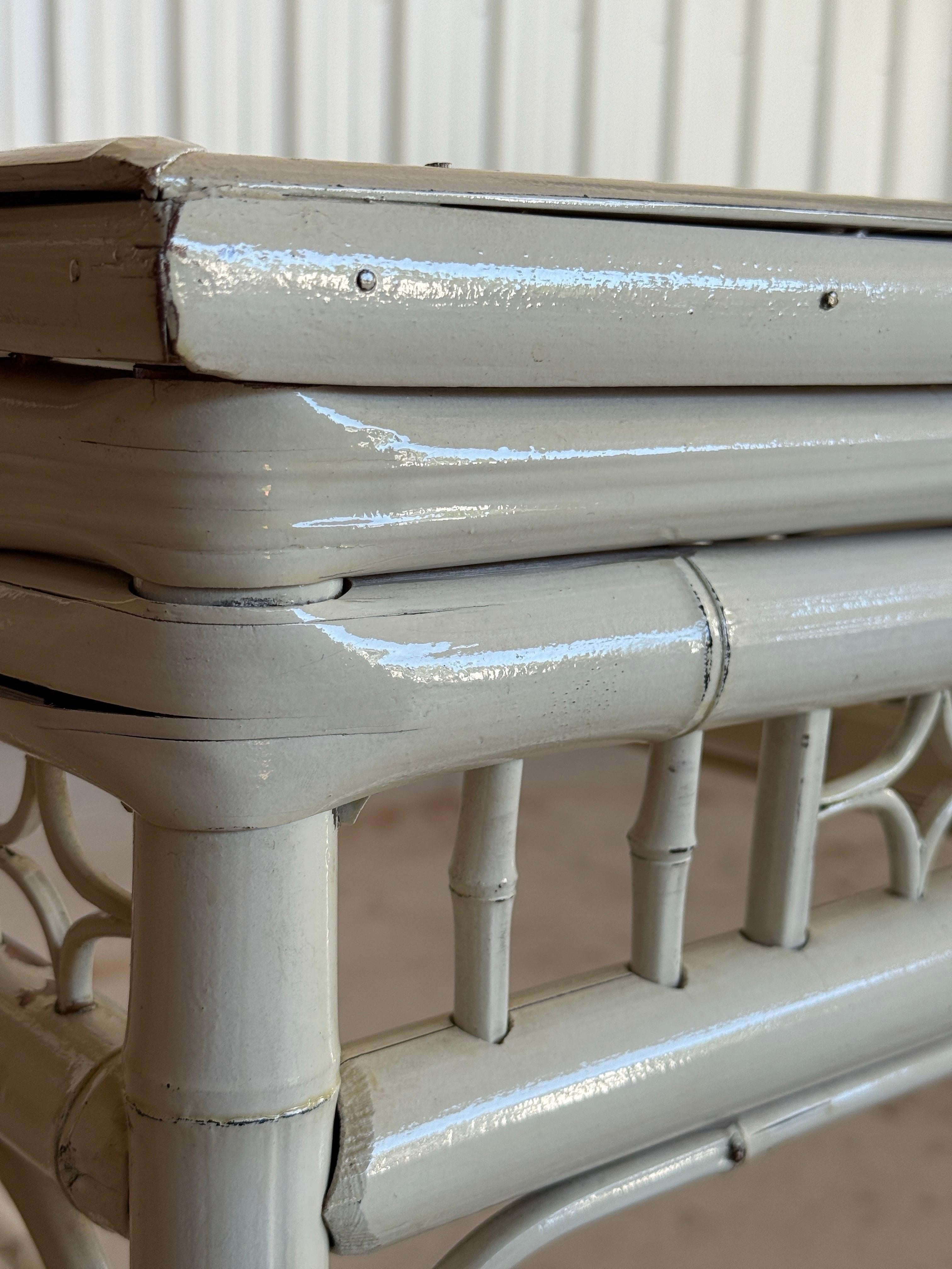 Vintage Coastal Brighton Pavilion Style Painted Bamboo Console Table In Good Condition For Sale In North Fort Myers, FL