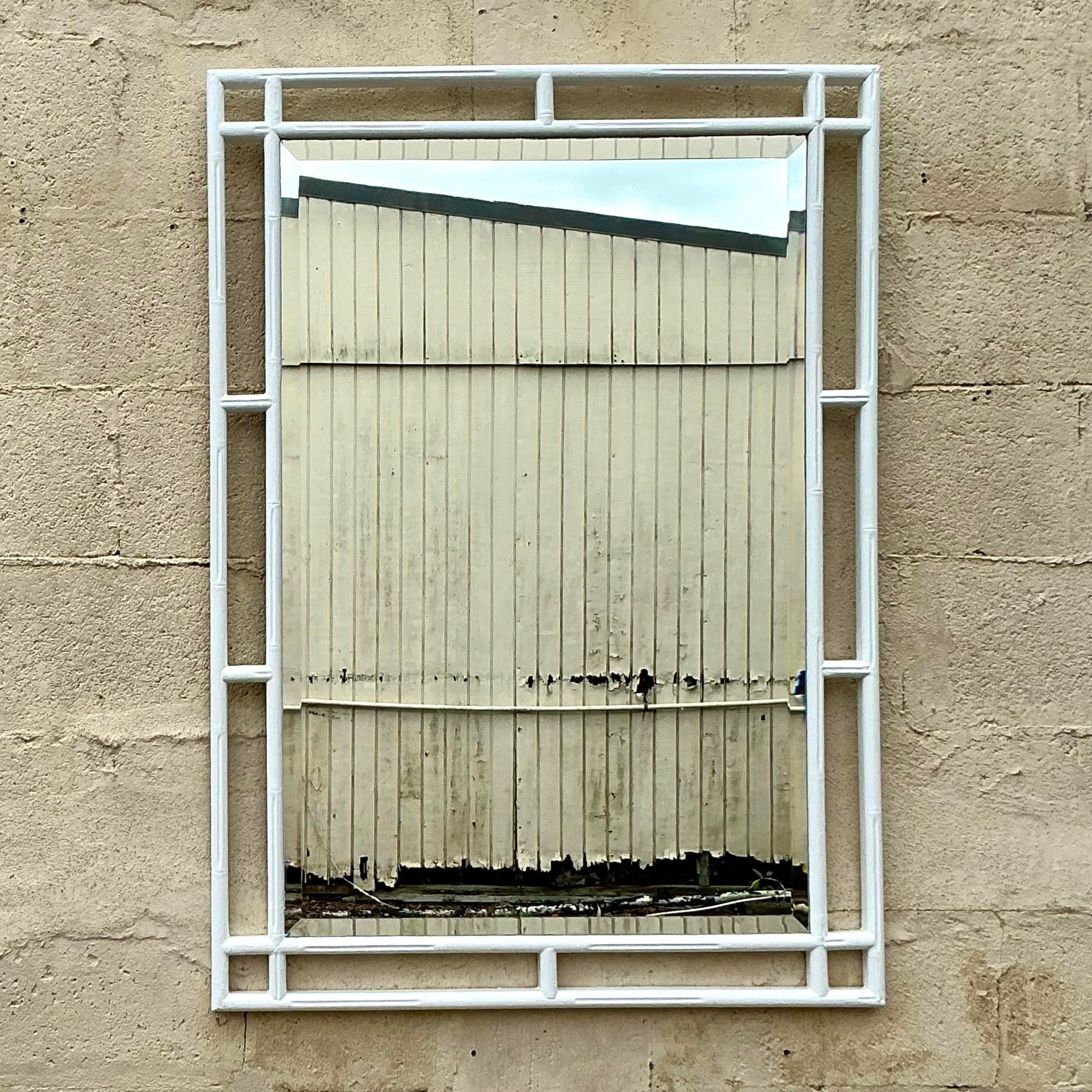 Specchio di bambù intagliato costiero vintage In condizioni buone in vendita a West Palm Beach, FL