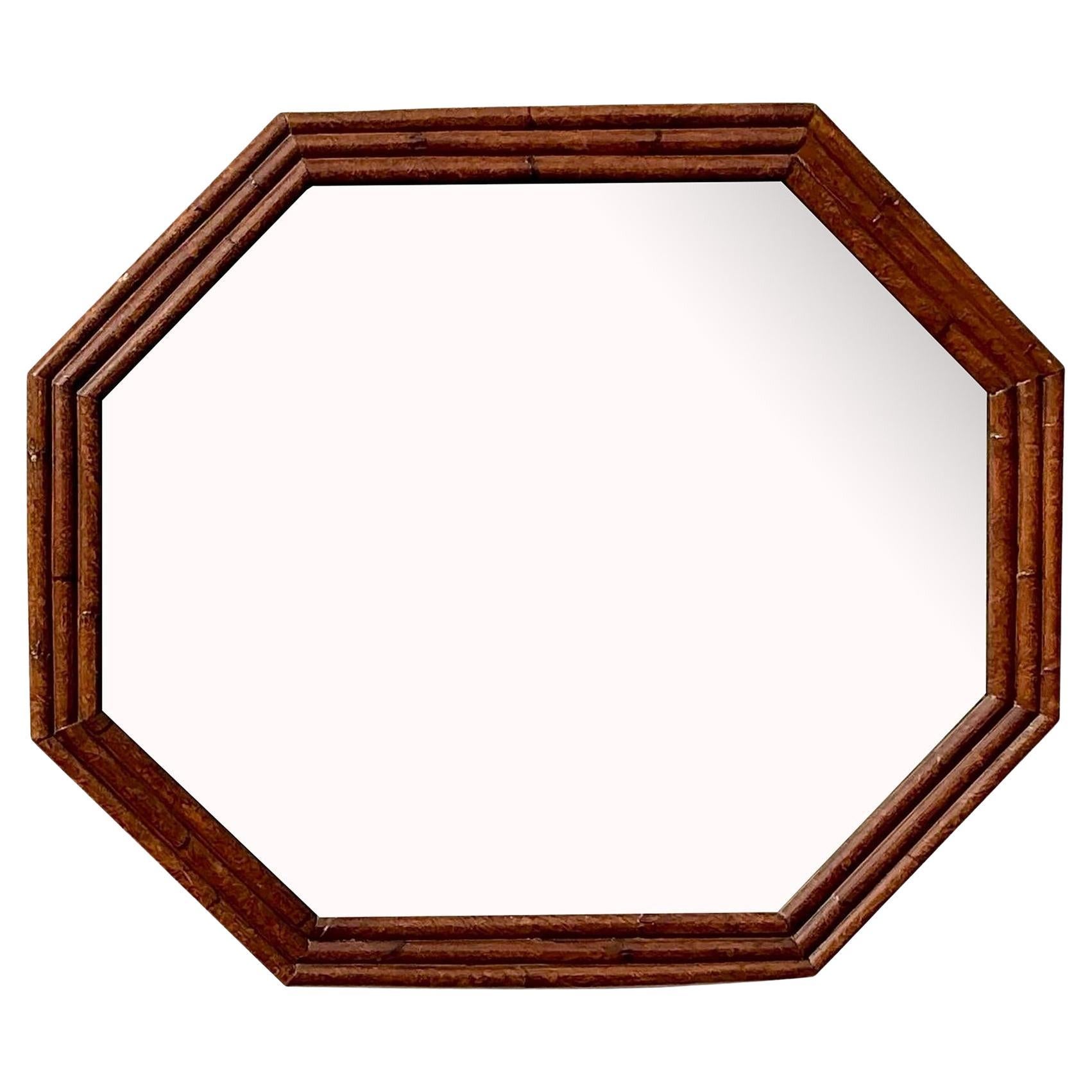 Miroir octogonal vintage en bambou sculpté en vente