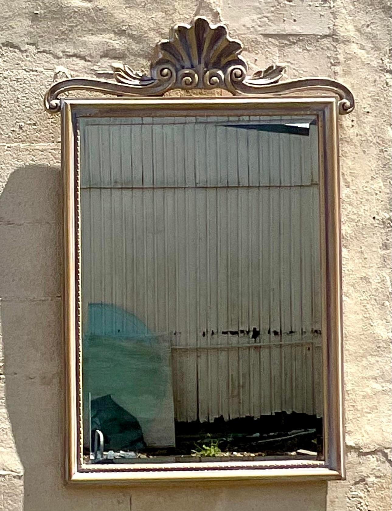 Américain Miroir vintage en forme de coquillage sculpté en vente