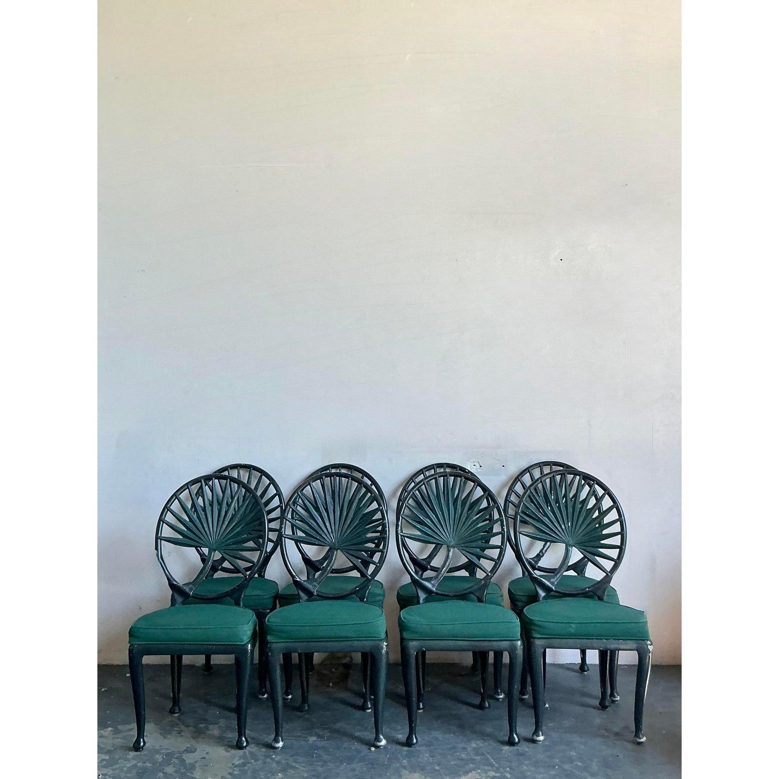 Sedia da pranzo a forma di fronda di palma in alluminio fuso vintage - set da 8 in vendita 1