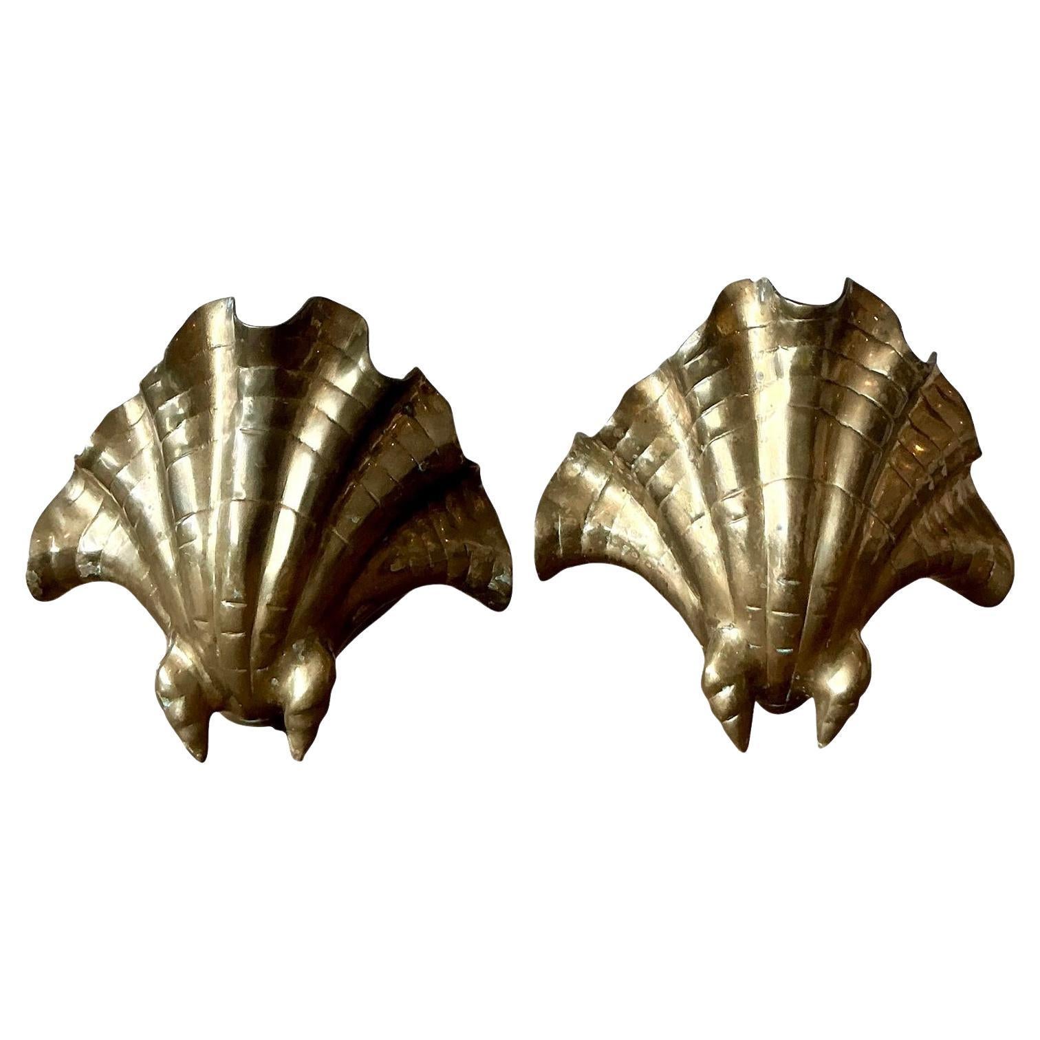 Conchiglie in ottone fuso costiere d
epoca - Una coppia
