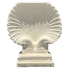 Pedestal de consola de concha de almeja de hormigón fundido costero vintage