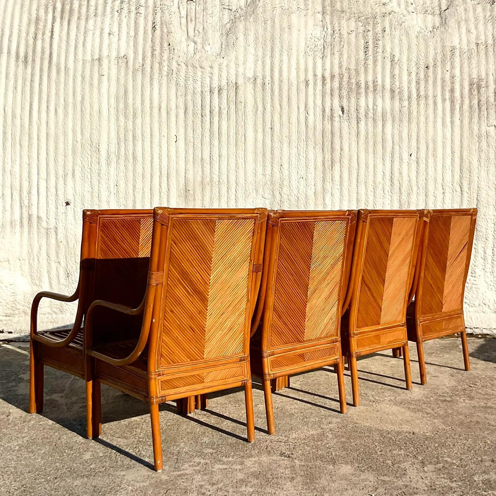 20ième siècle Chaises de salle à manger vintage côtières à chevrons en roseau crayon - Lot de 8 en vente