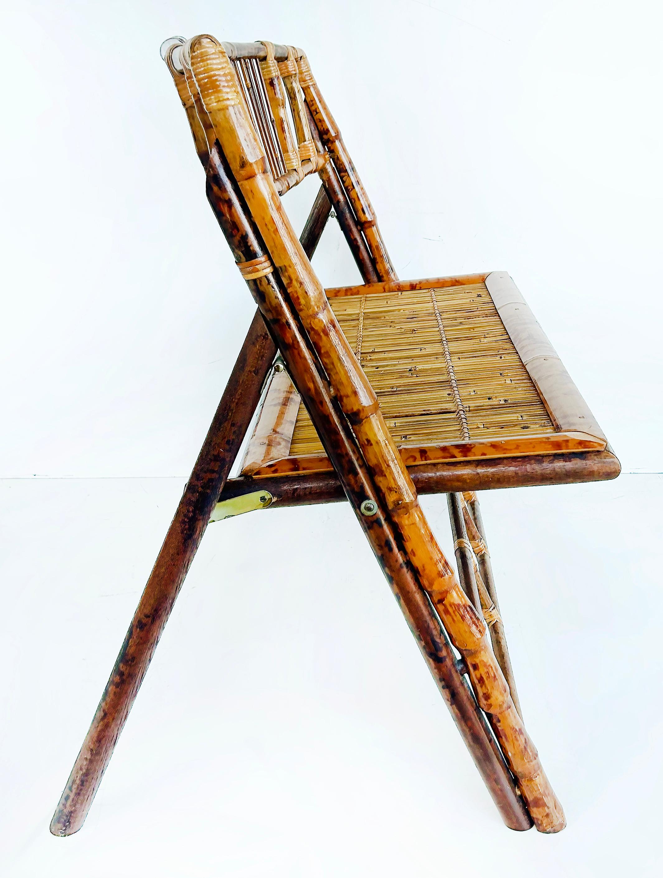 Vintage Coastal Chic Rattan, Reed Folding Bench, Rich Patina, Well-constructed In Good Condition In Miami, FL