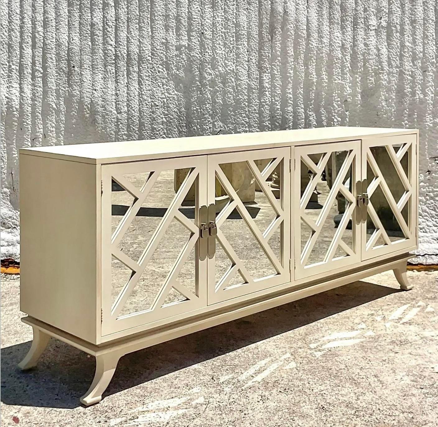 XXIe siècle et contemporain Crédence Chippendale chinoise à miroir, après le siècle dernier en vente